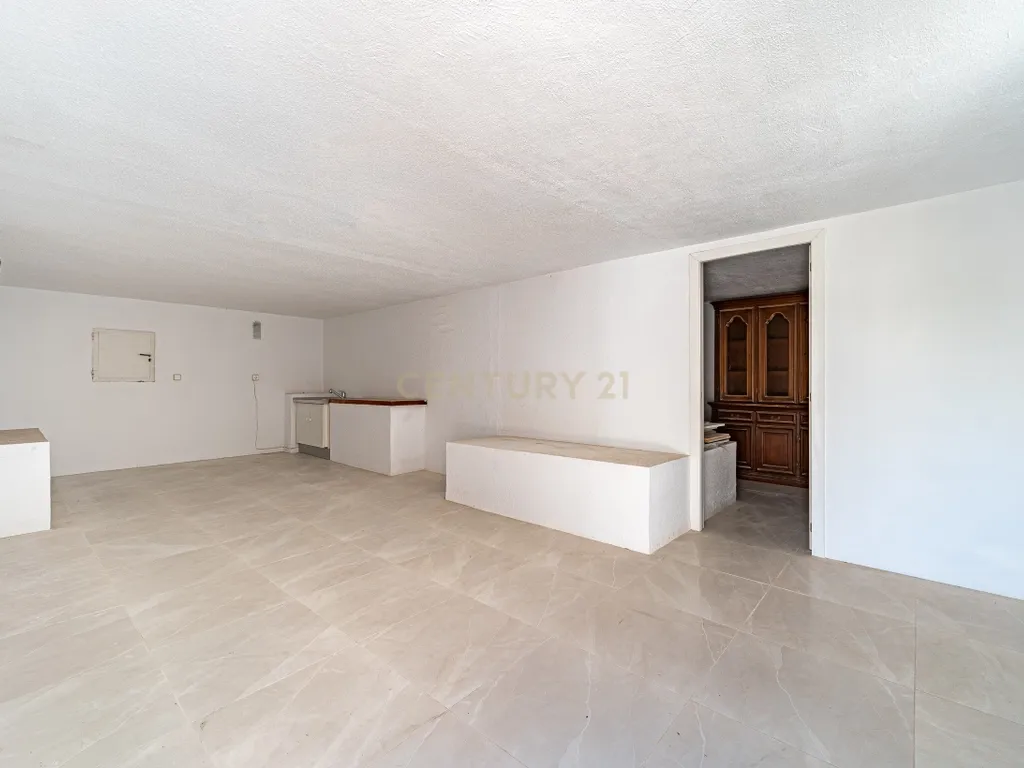 - Image 33