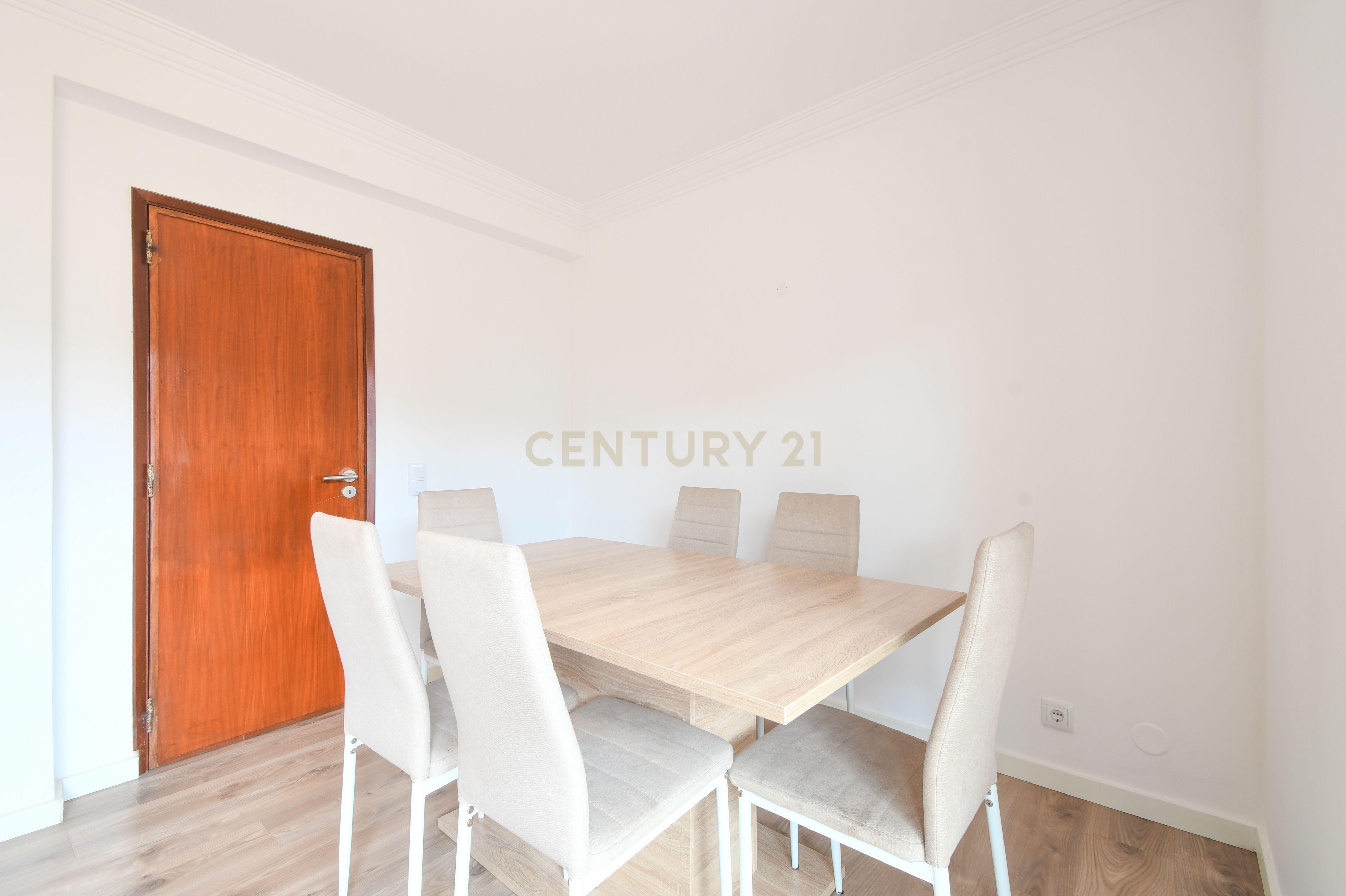 T3 com Terraço Privativo em Andar de Moradia | Bicesse (10min de Cascais) - Image 15