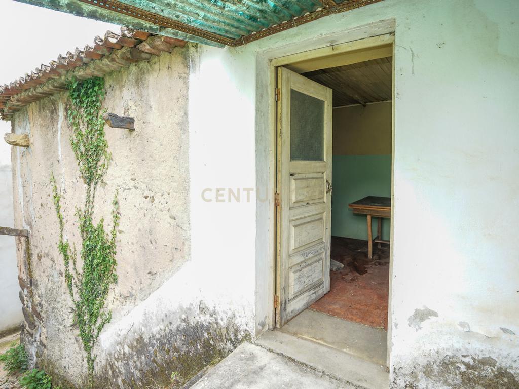 Moradia para recuperar - C/ terreno - Image 6