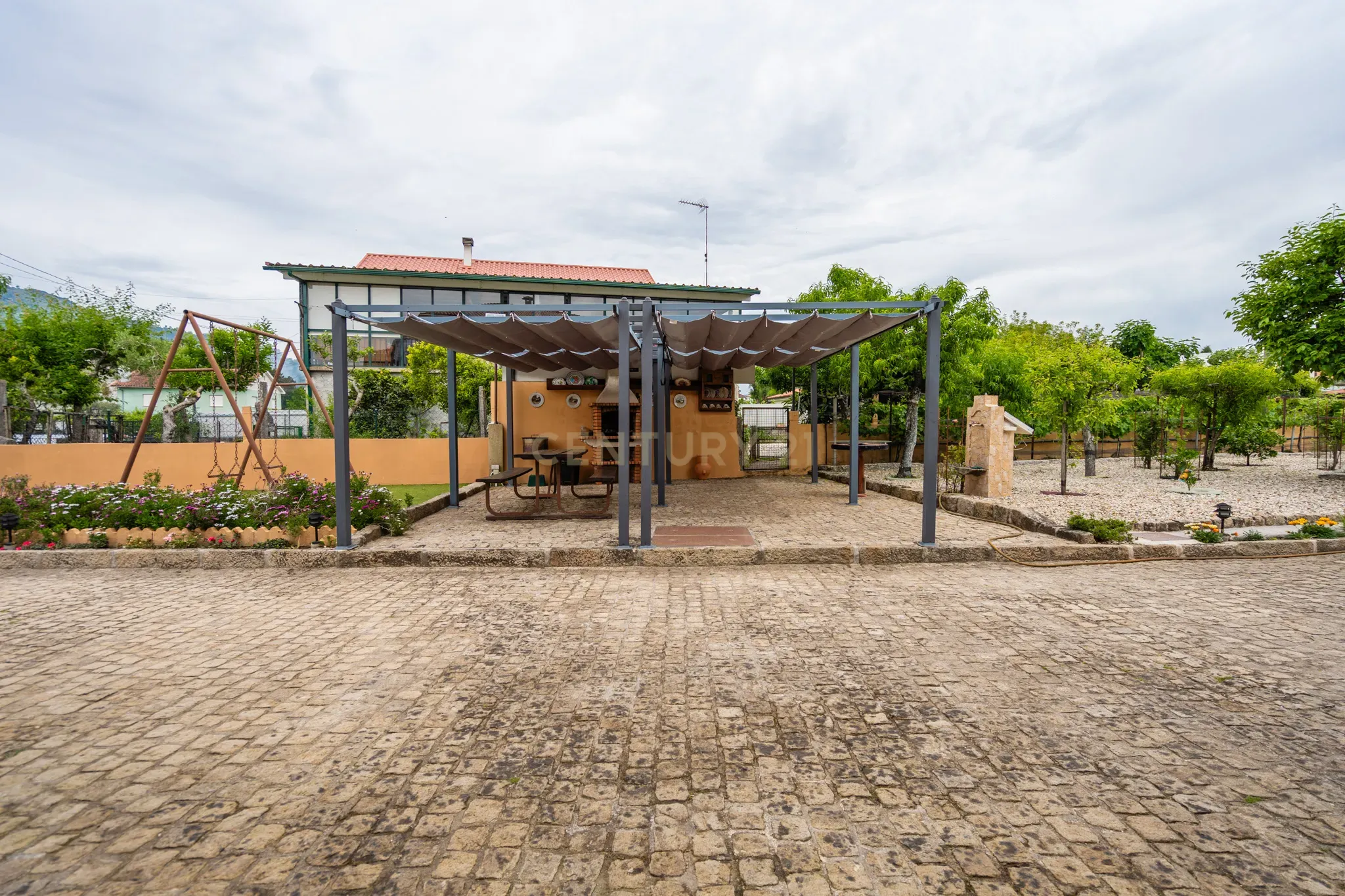 Imponente Moradia com 8 quartos, construída em pedra, situada em Prozelo, Arcos de Valdevez - Image 15