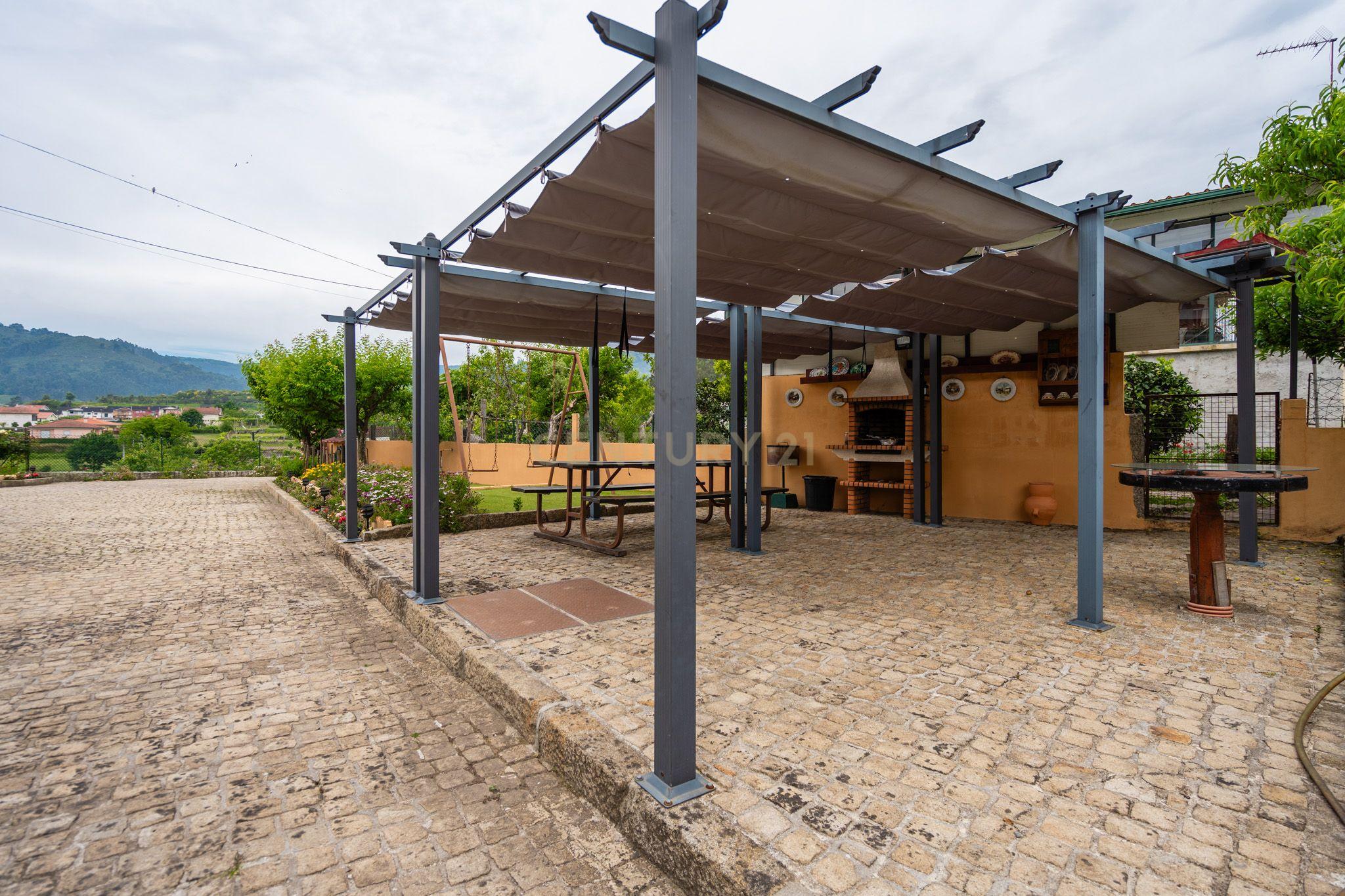 Imponente Moradia com 8 quartos, construída em pedra, situada em Prozelo, Arcos de Valdevez - Image 18