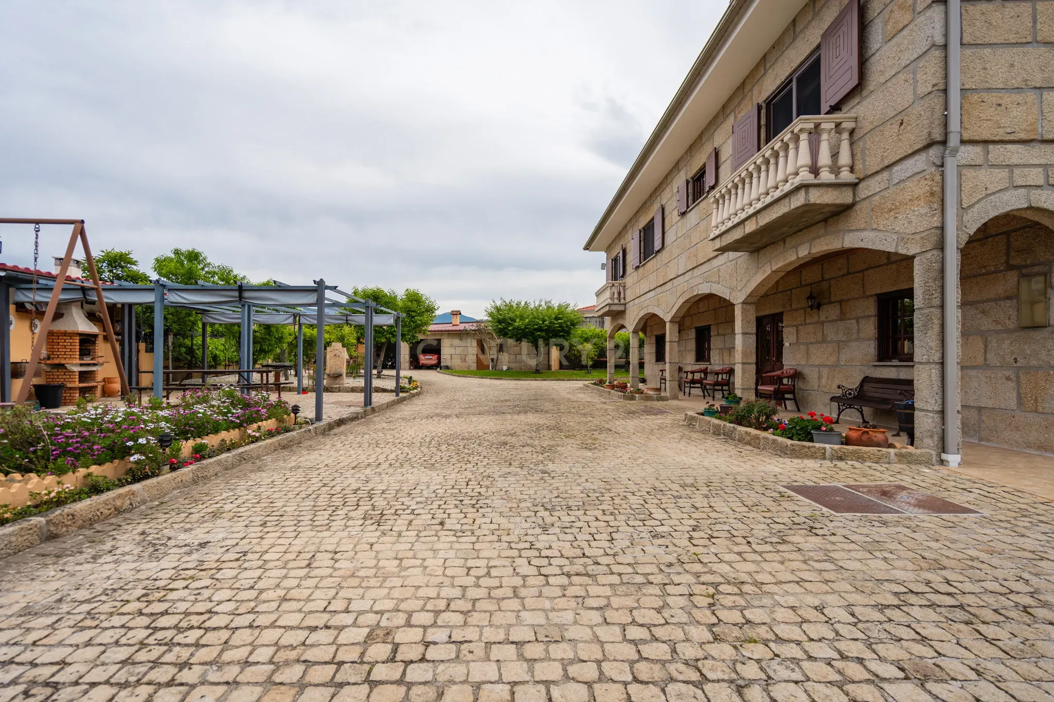 Imponente Moradia com 8 quartos, construída em pedra, situada em Prozelo, Arcos de Valdevez - Image 6