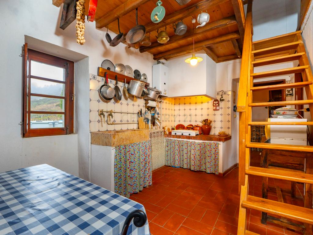 Moradia típica na Serra de Montejunto – Ideal para viver ou investir em turismo rural - Image 17