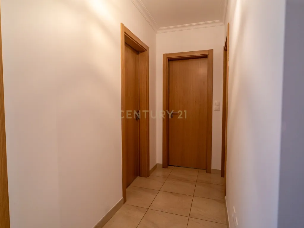 Moradia Bi familiar com terreno em Unhais da Serra, Covilhã - Image 10