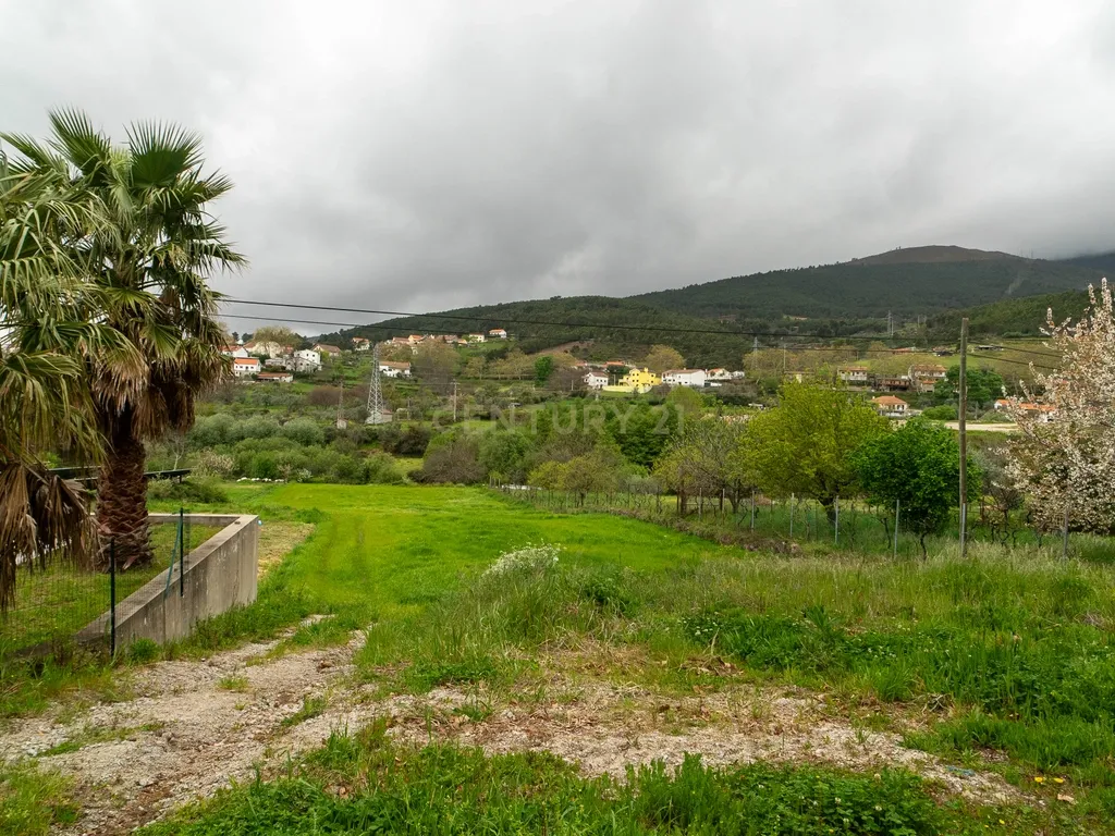 Moradia Bi familiar com terreno em Unhais da Serra, Covilhã - Image 12