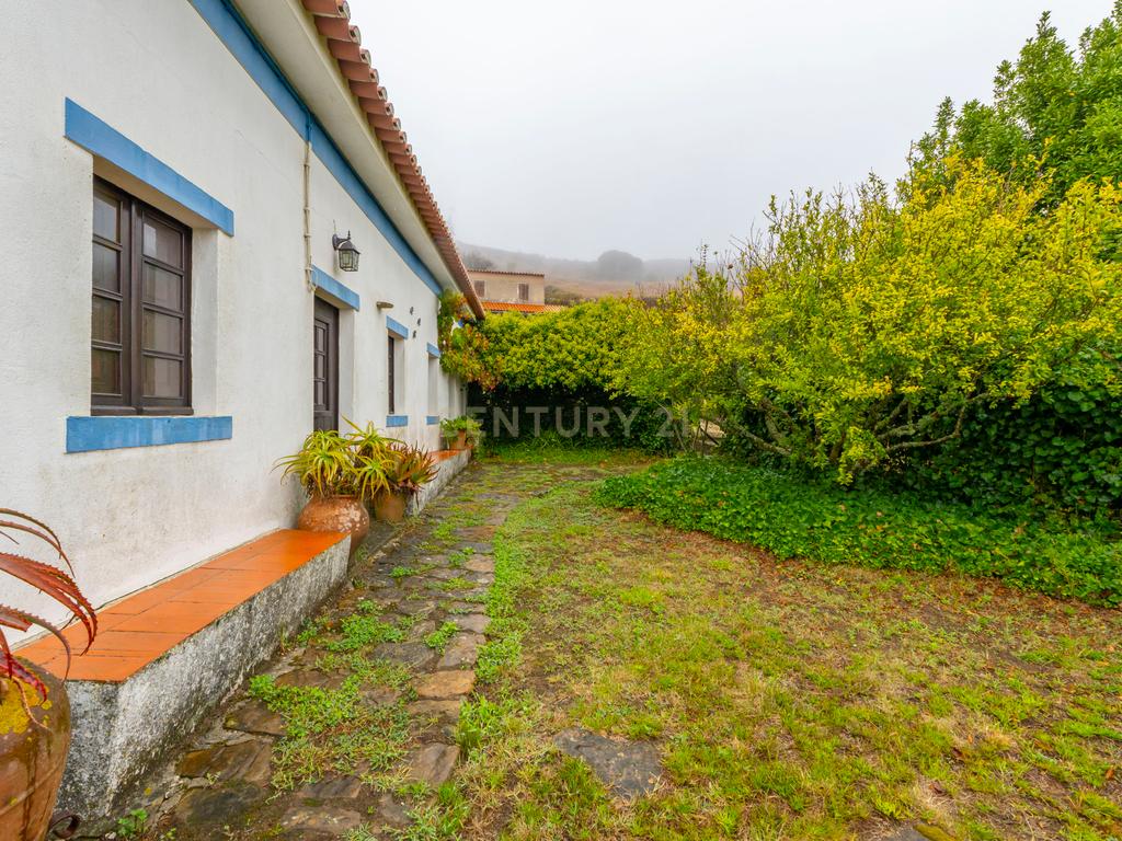 Moradia típica na Serra de Montejunto – Ideal para viver ou investir em turismo rural - Image 25