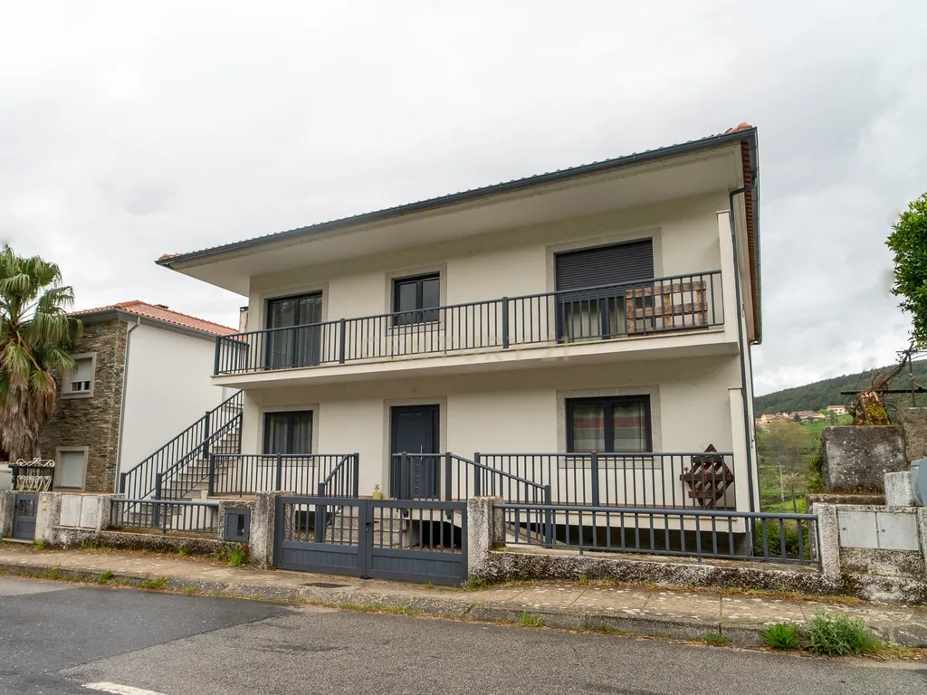 Moradia Bi familiar com terreno em Unhais da Serra, Covilhã - Image 2