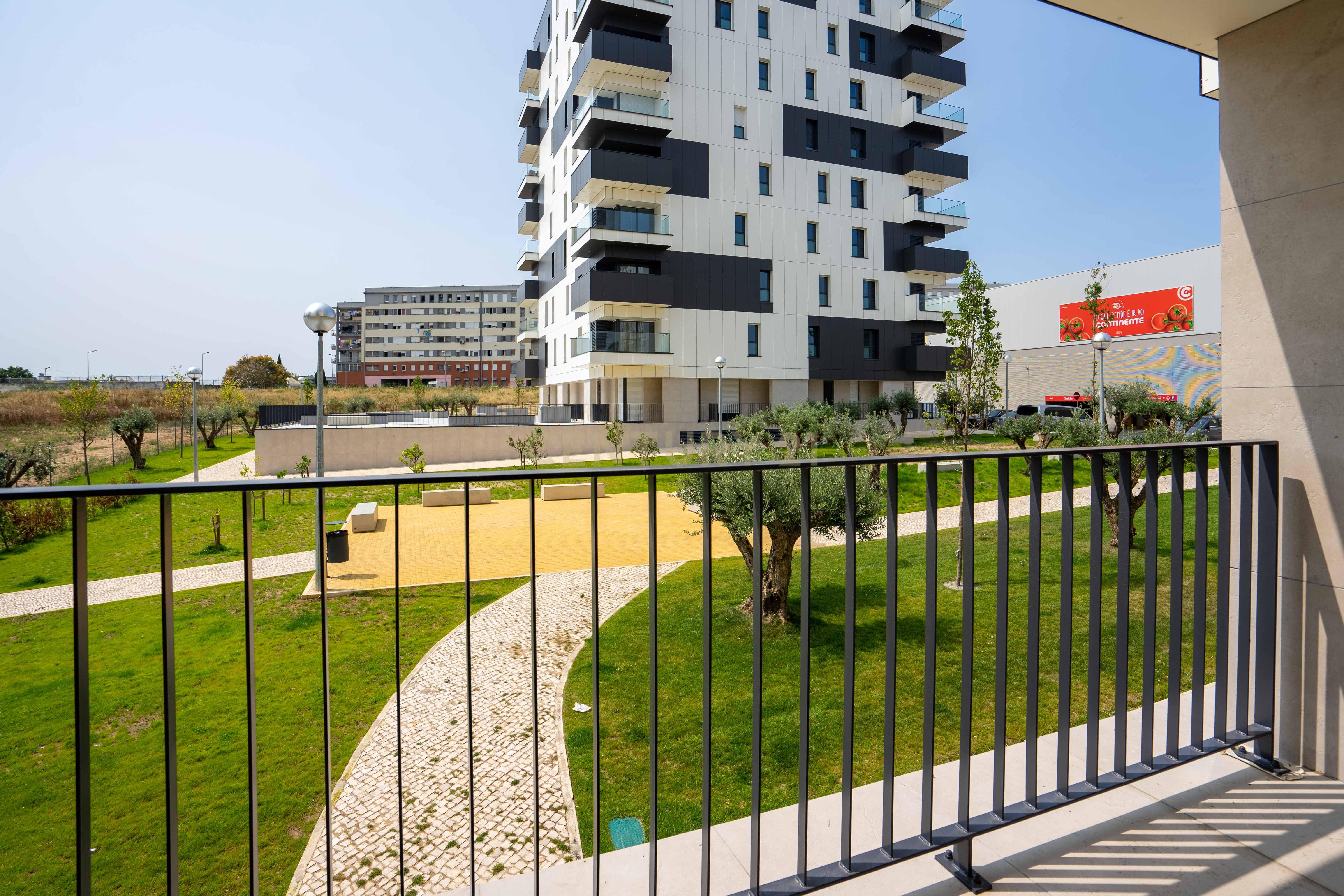 T1, Portela, Loures - Image 1