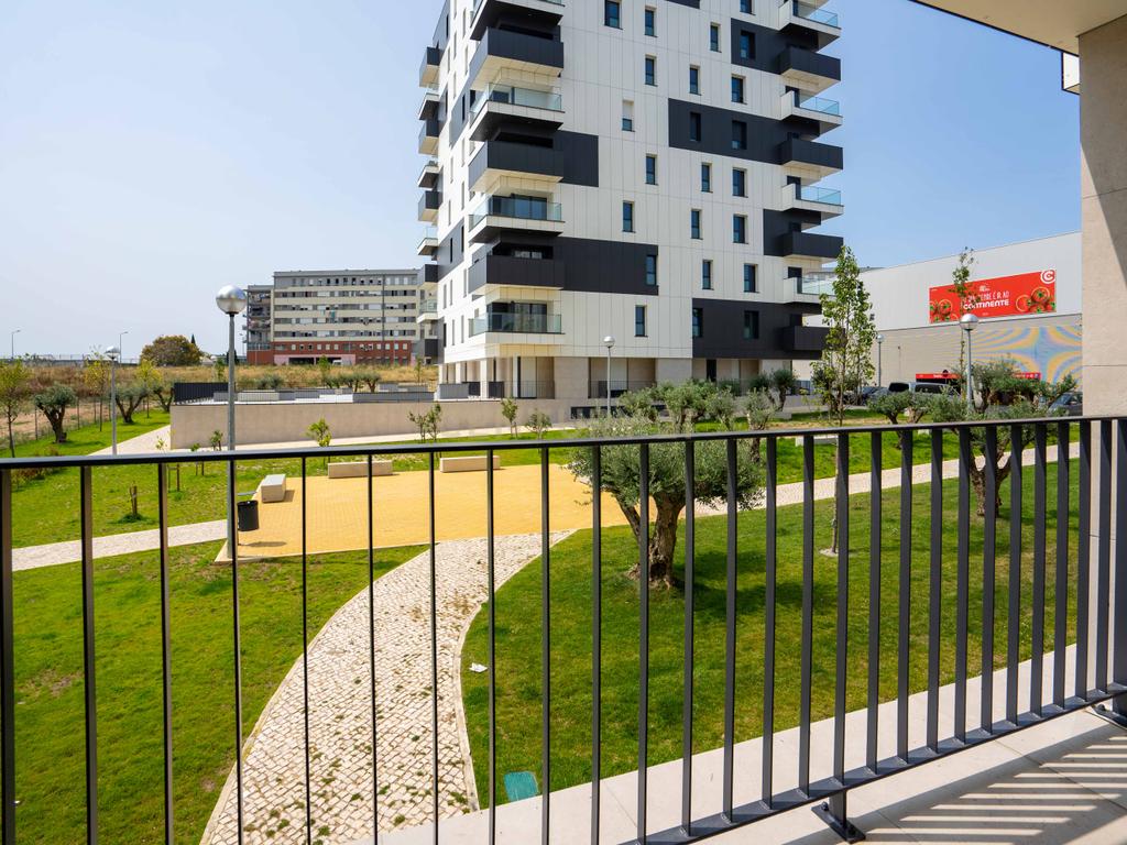 T1, Portela, Loures - Image 1