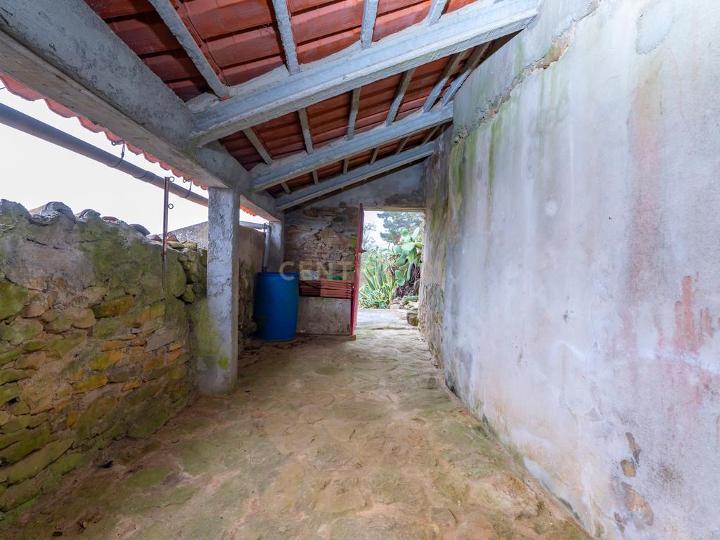 Moradia típica na Serra de Montejunto – Ideal para viver ou investir em turismo rural - Image 33