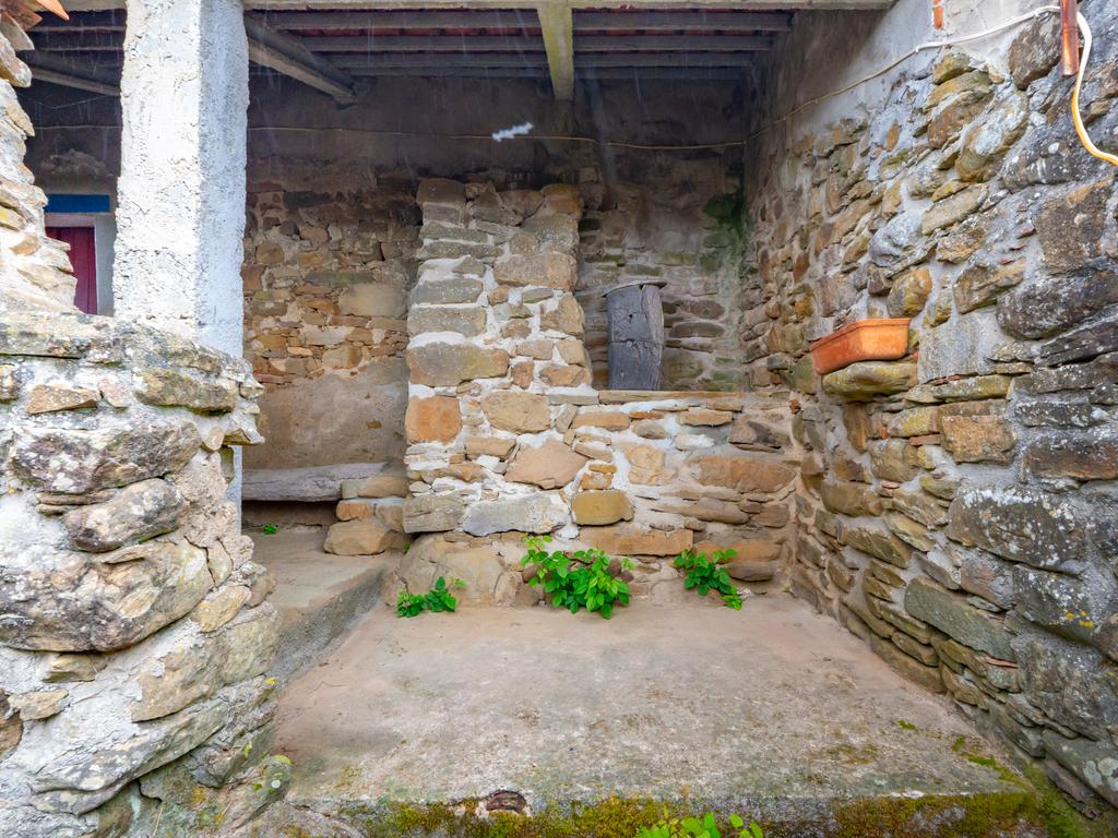 Moradia típica na Serra de Montejunto – Ideal para viver ou investir em turismo rural - Image 35