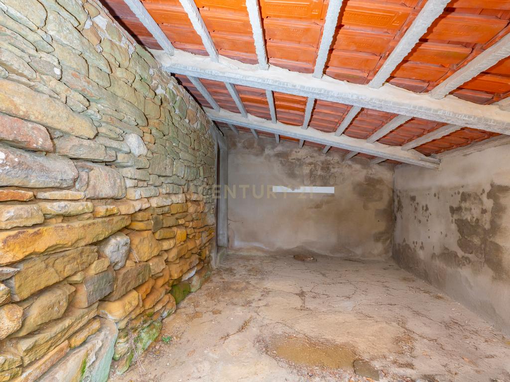 Moradia típica na Serra de Montejunto – Ideal para viver ou investir em turismo rural - Image 36