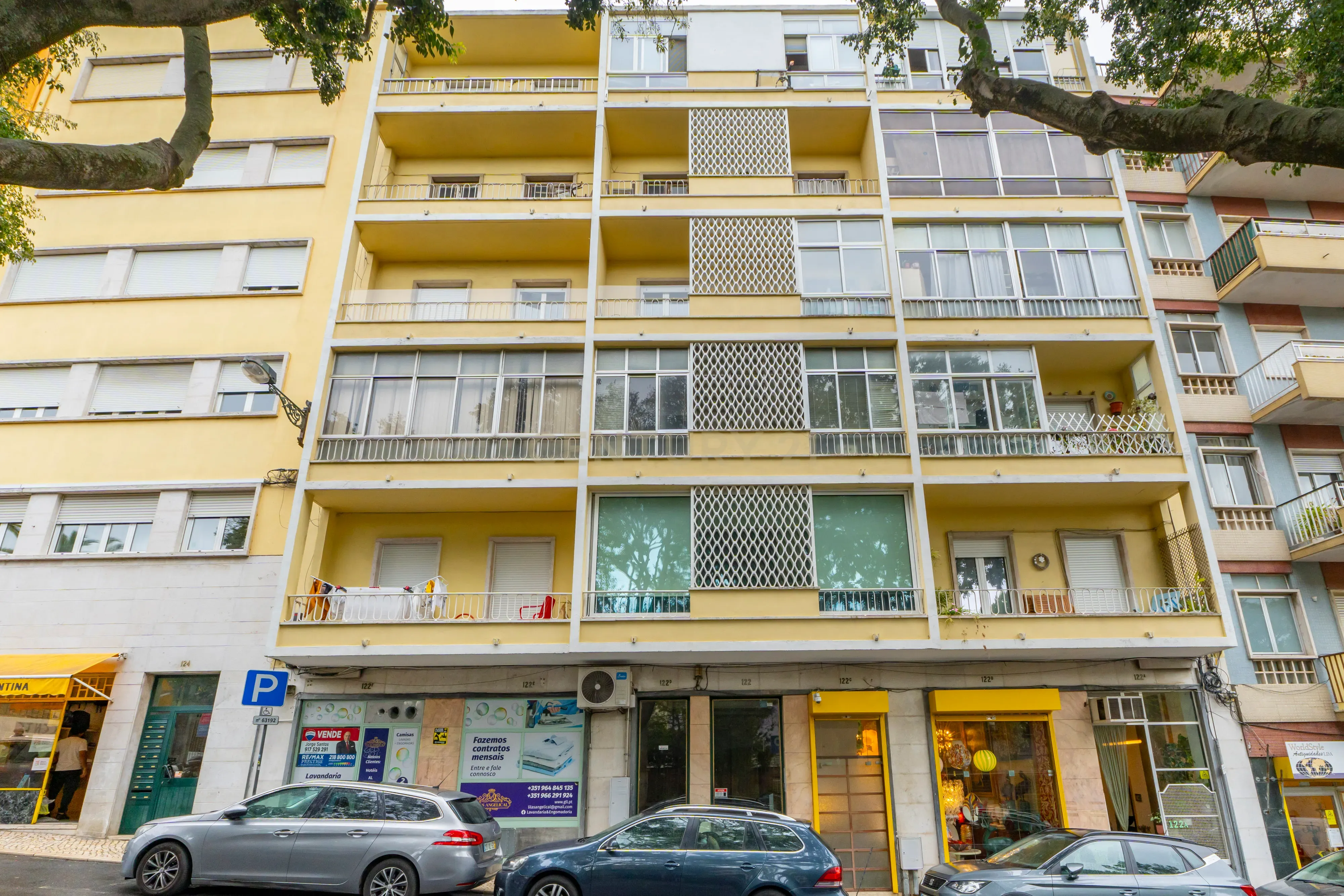 Apartamento T2 no Coração da Graça – Rua da Verónica - Image 2