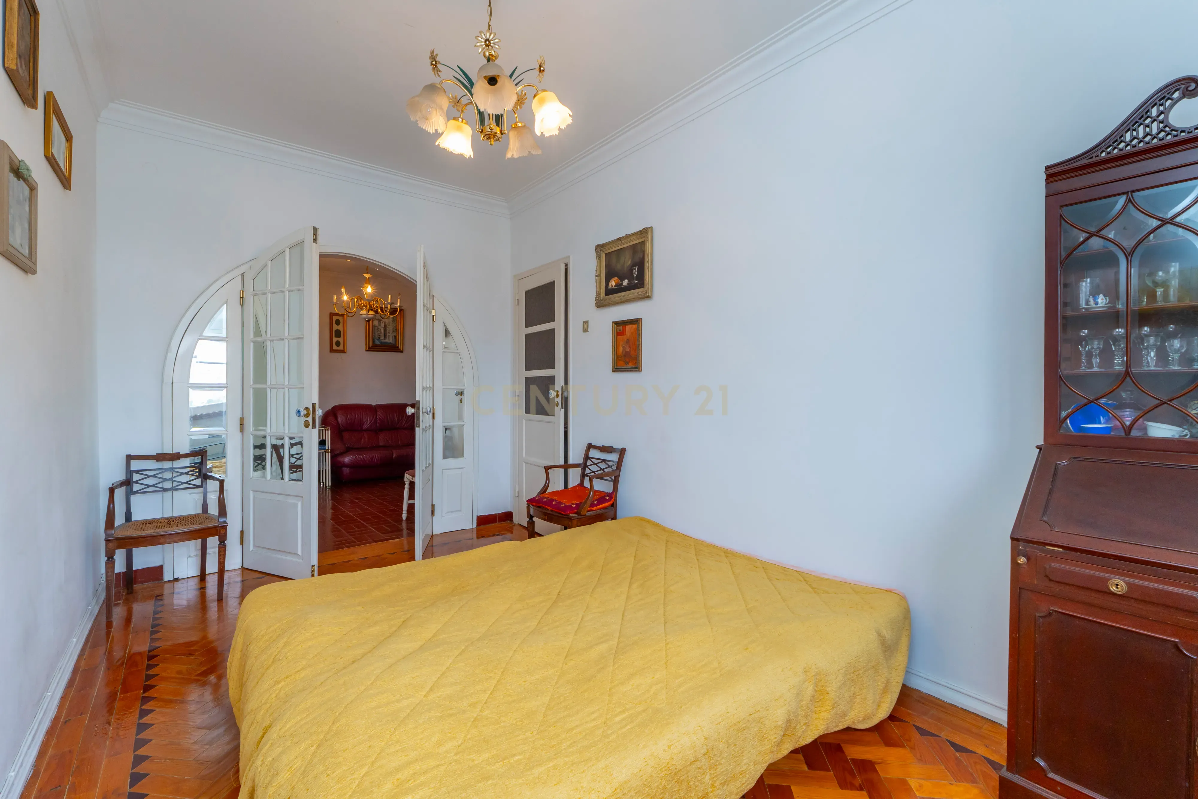 Apartamento T2 no Coração da Graça – Rua da Verónica - Image 11