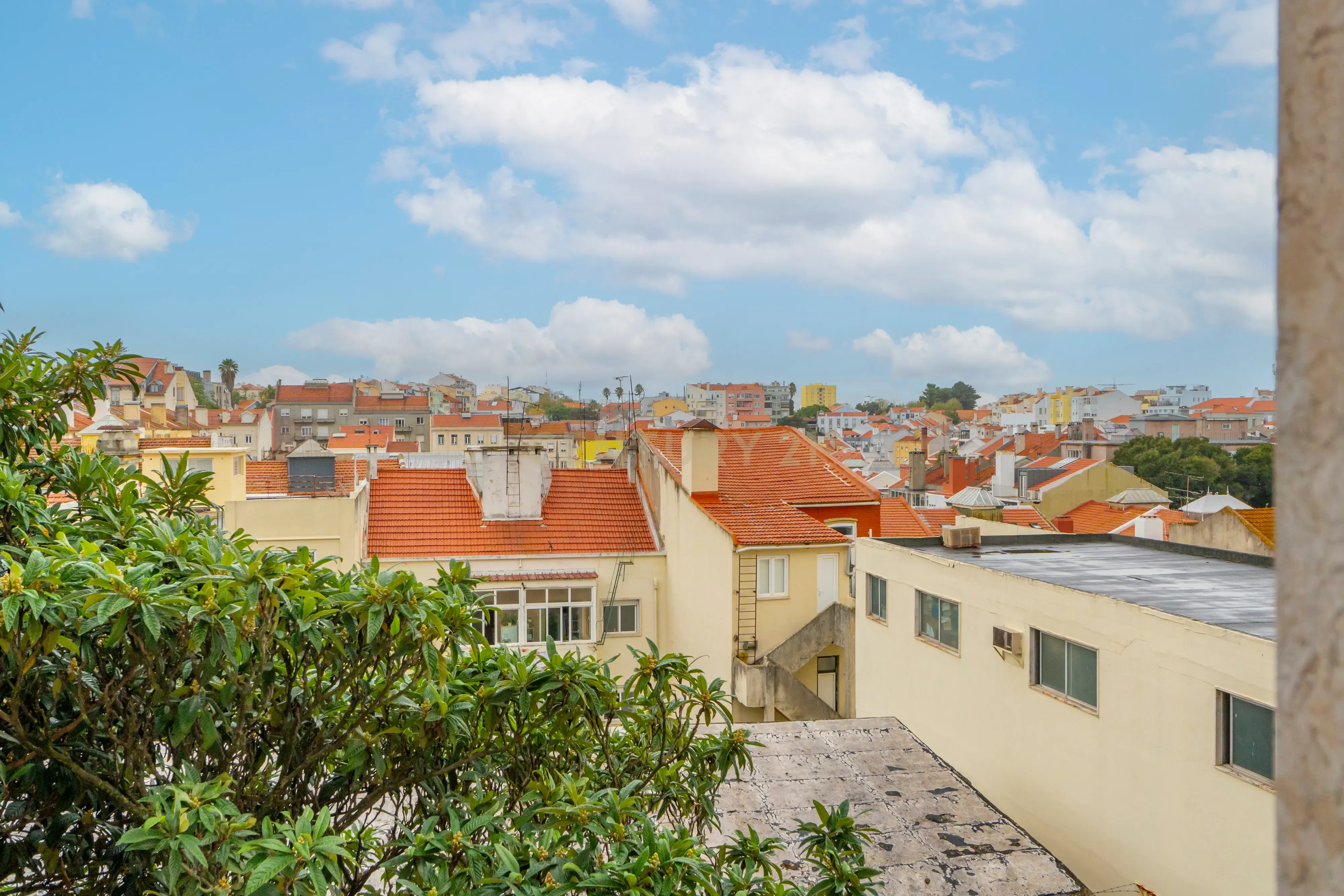 Apartamento T2 no Coração da Graça – Rua da Verónica - Image 20