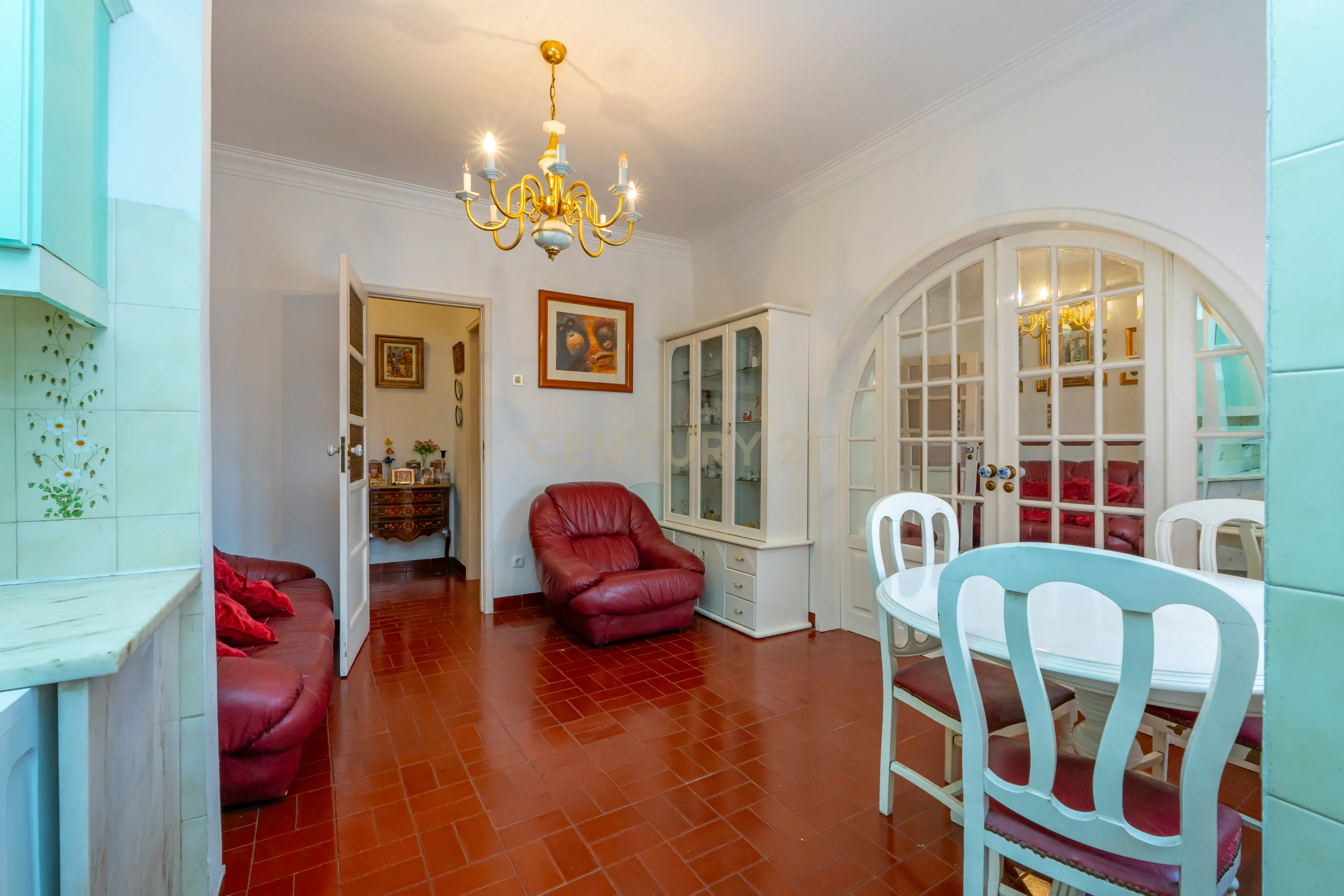 Apartamento T2 no Coração da Graça – Rua da Verónica - Image 7