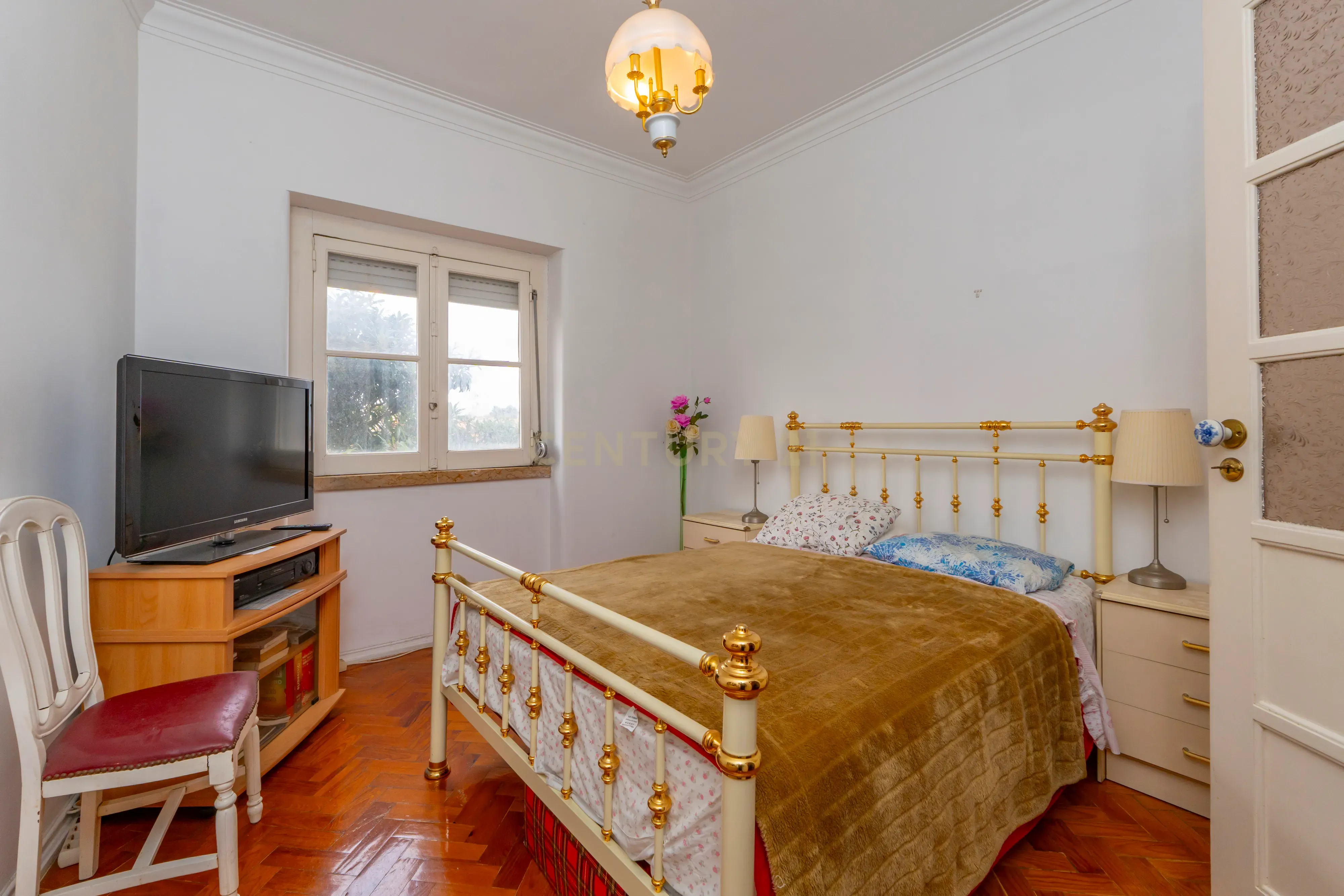 Apartamento T2 no Coração da Graça – Rua da Verónica - Image 3