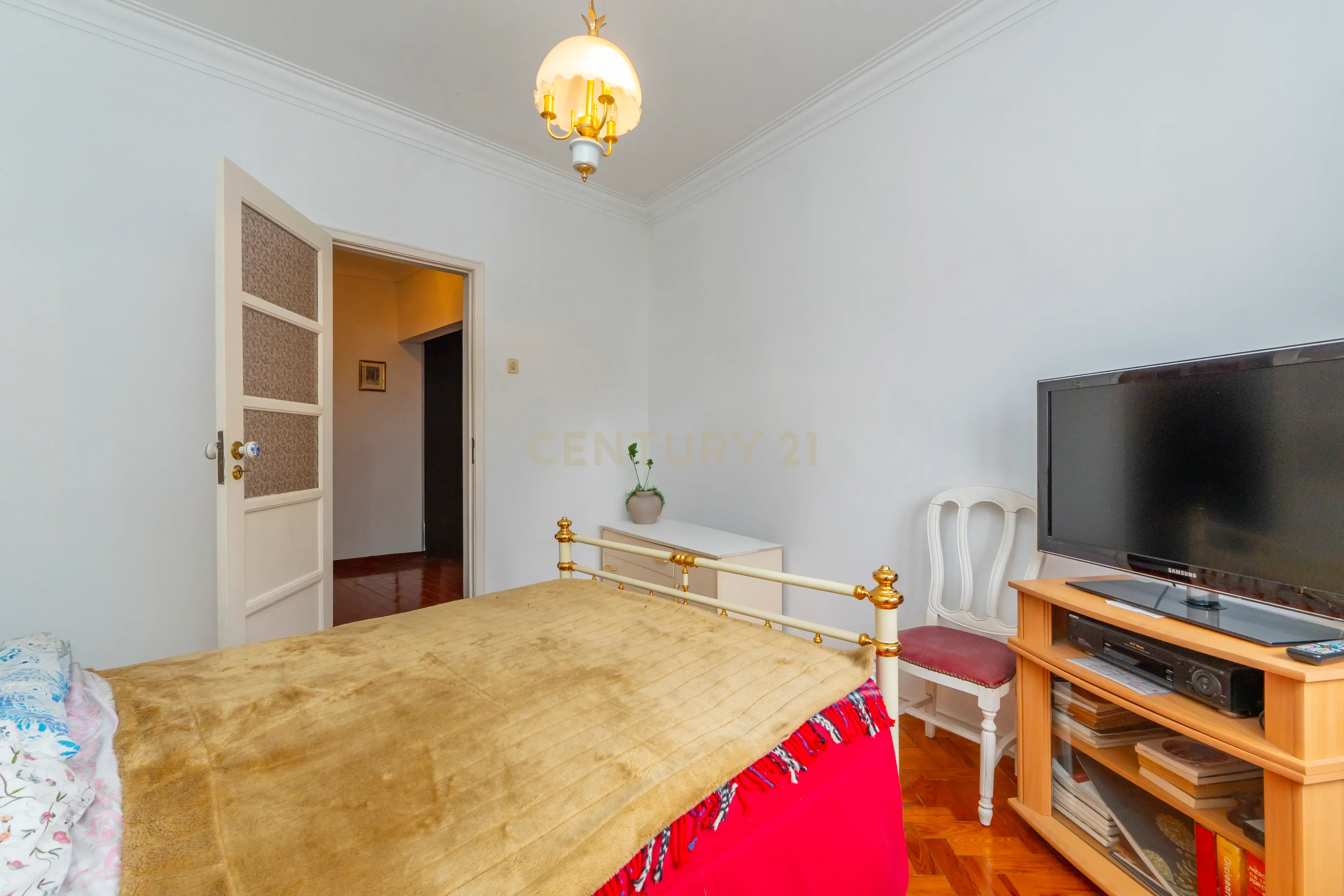 Apartamento T2 no Coração da Graça – Rua da Verónica - Image 15