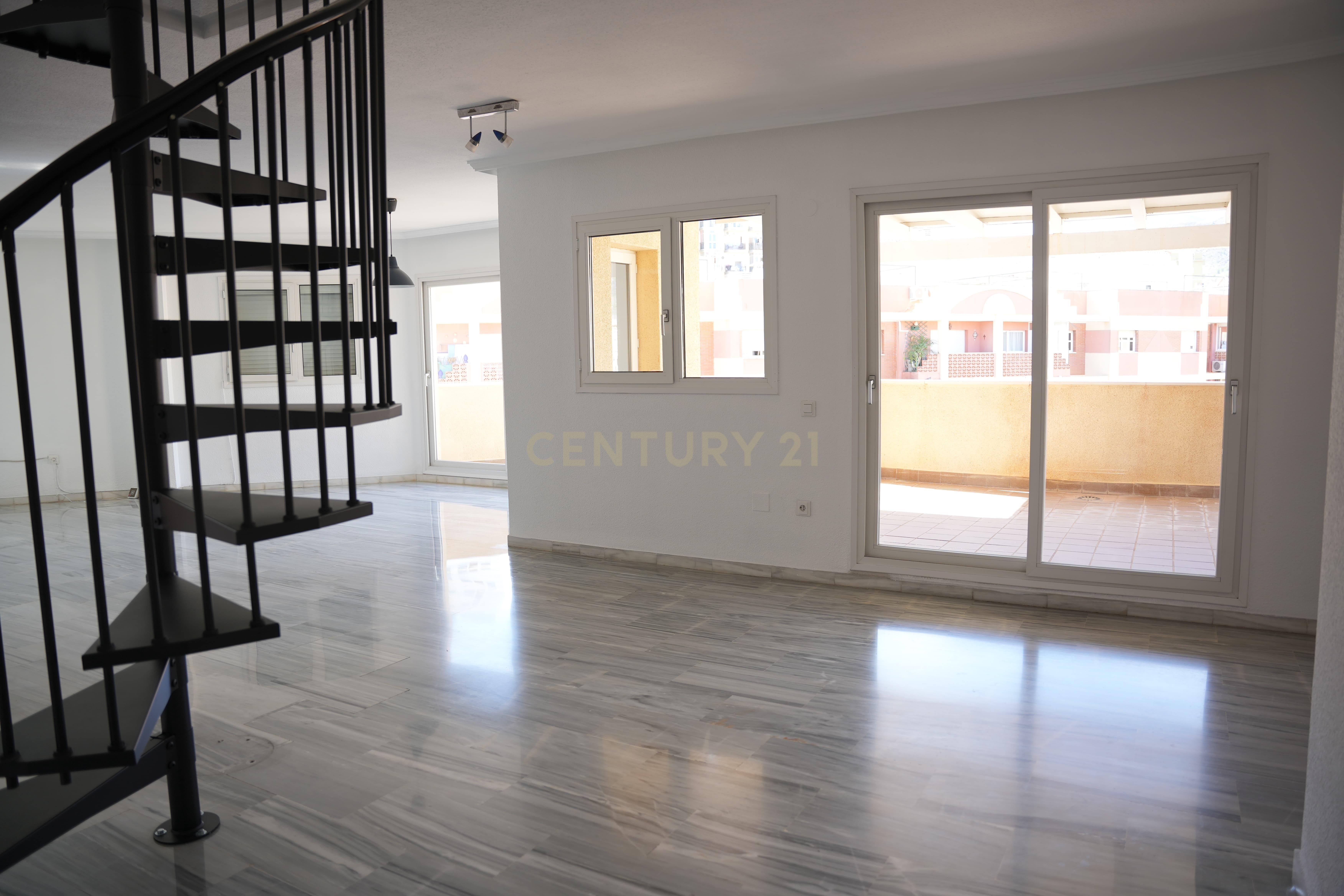 COBERTURA COM AMPLOS TERRAÇOS E VISTA ABERTA NO CENTRO DE TORREMOLINOS – A POUCOS MINUTOS DA PRAIA - Image 16