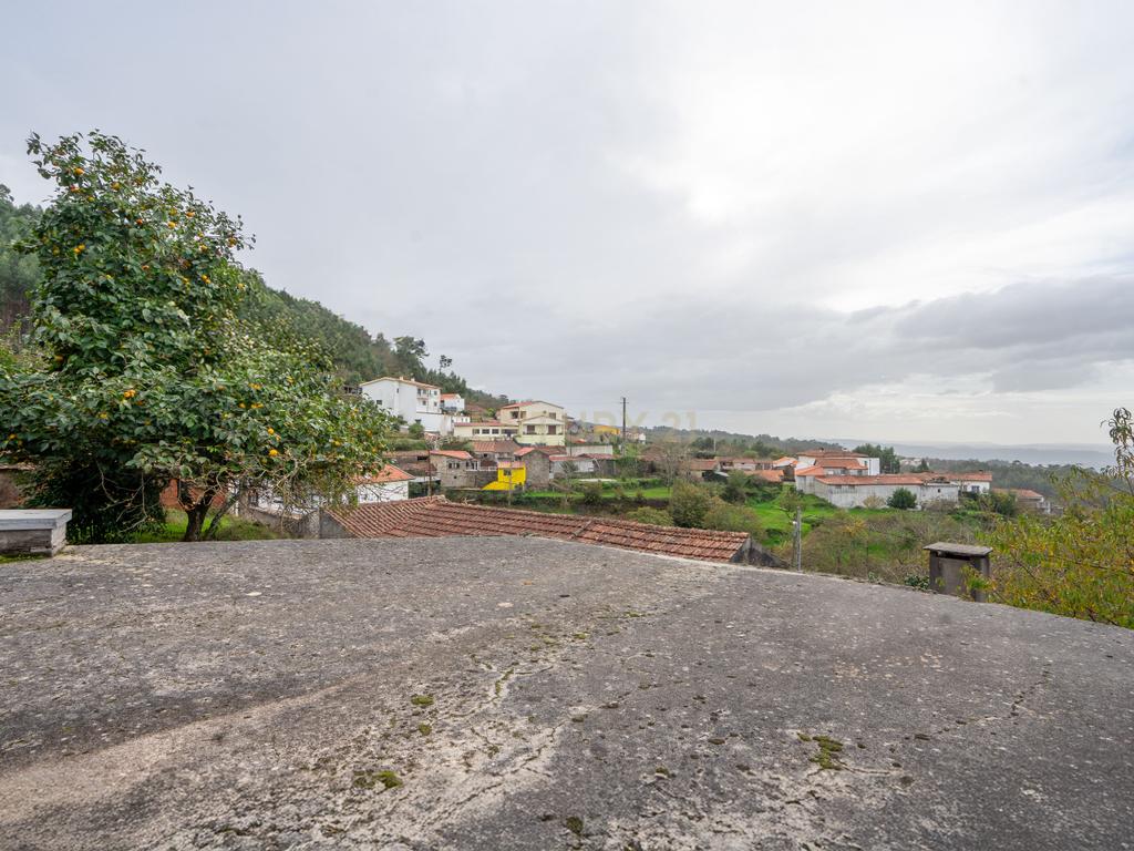 Casa antiga p/recuperar - Miranda do Corvo - Image 4