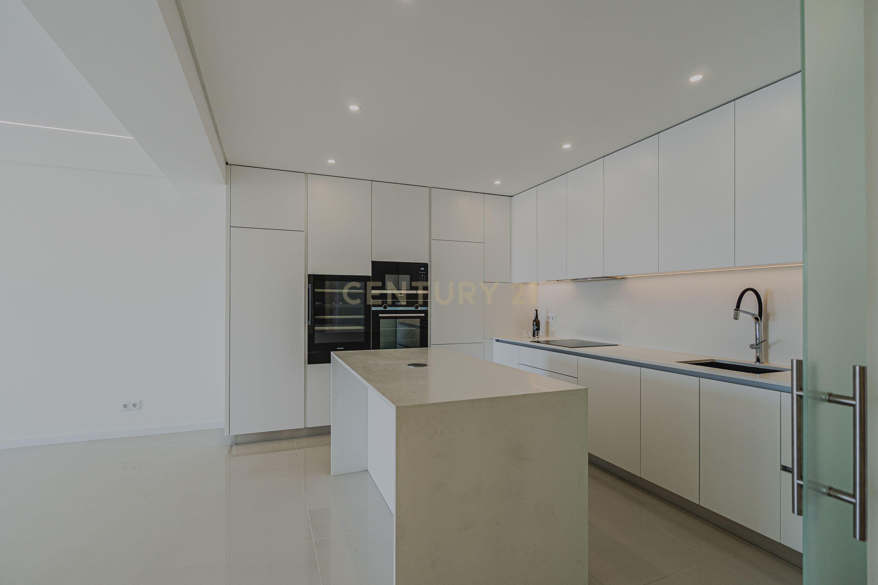 Apartamento com vista deslumbrante sobre a Marina de Vilamoura! - Image 15