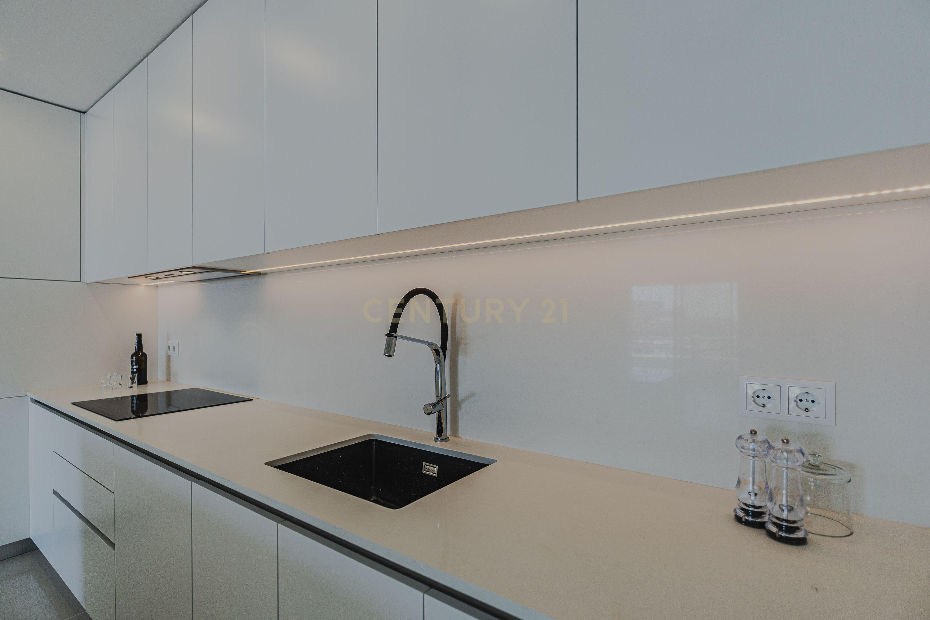 Apartamento com vista deslumbrante sobre a Marina de Vilamoura! - Image 14