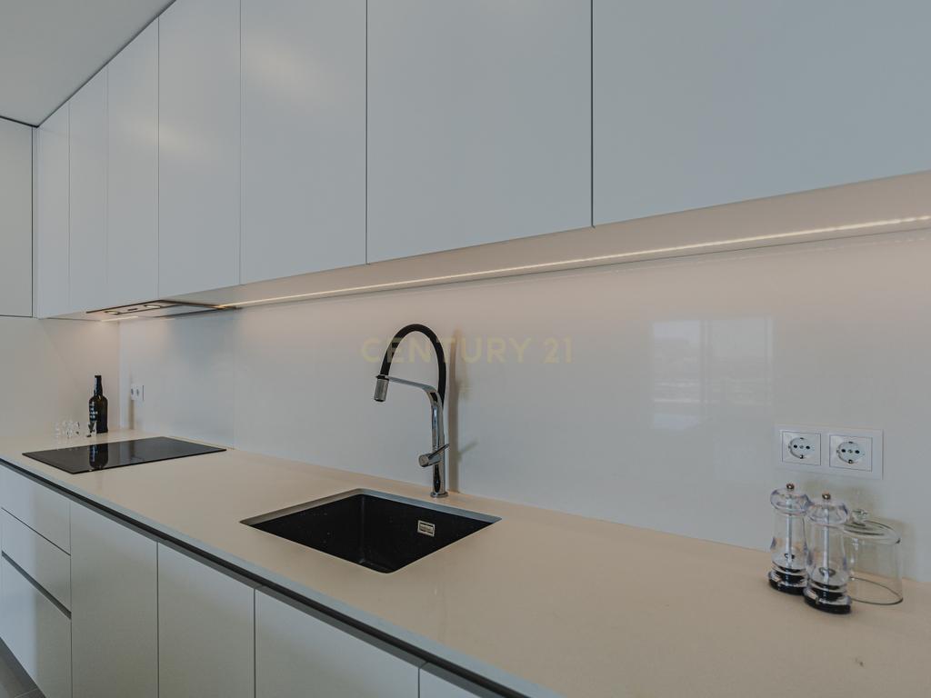 Apartamento com vista deslumbrante sobre a Marina de Vilamoura! - Image 14
