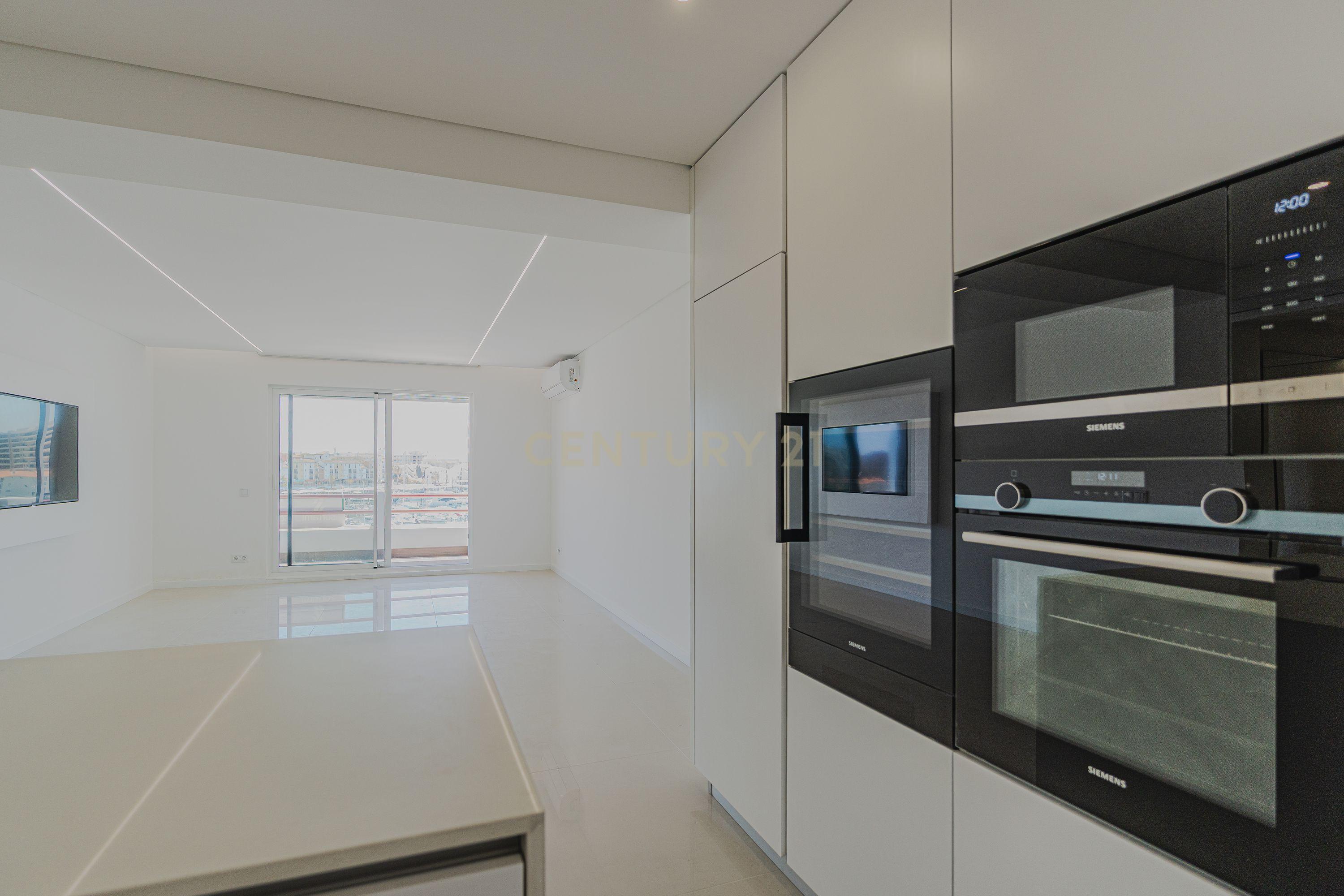 Apartamento com vista deslumbrante sobre a Marina de Vilamoura! - Image 21