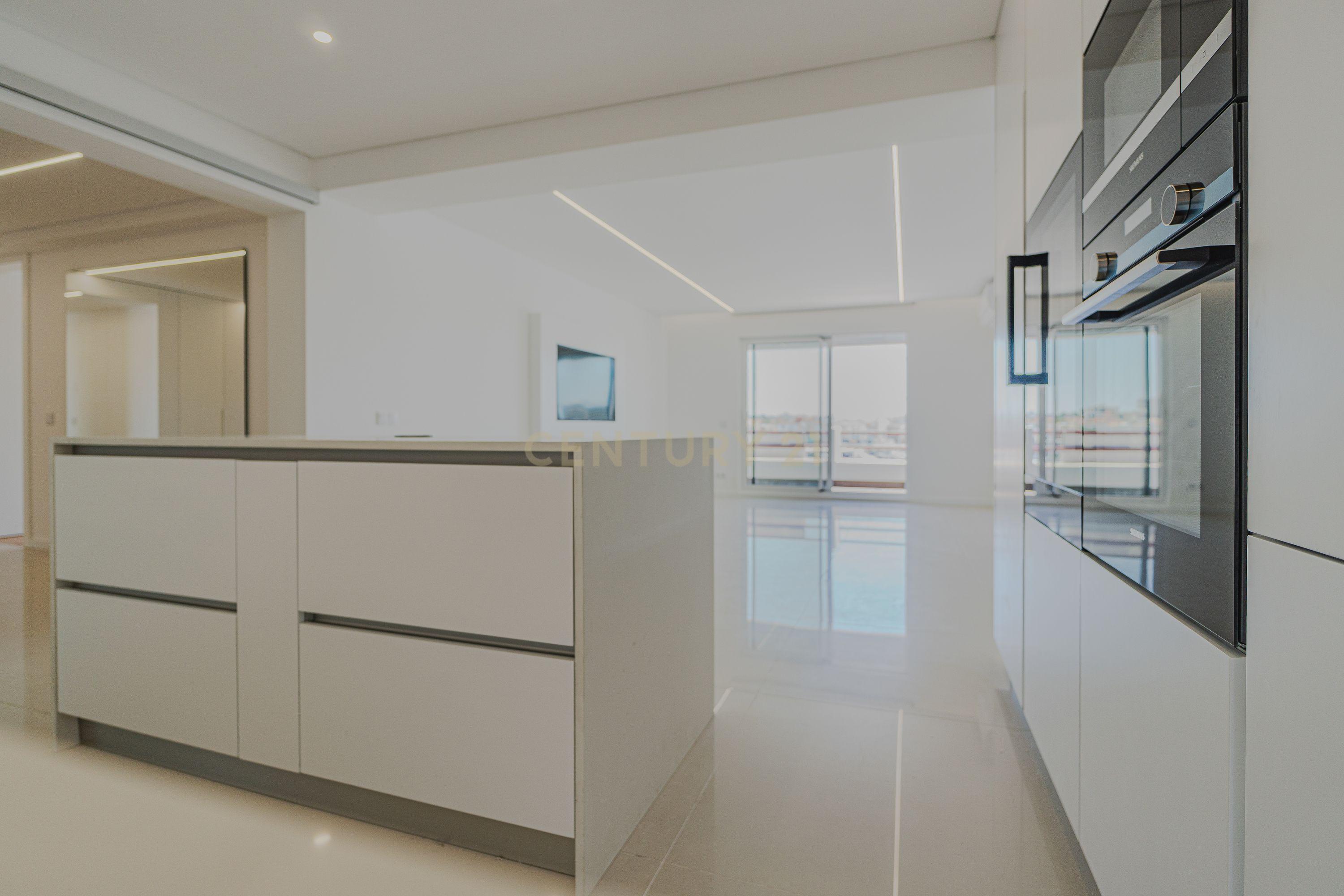 Apartamento com vista deslumbrante sobre a Marina de Vilamoura! - Image 20