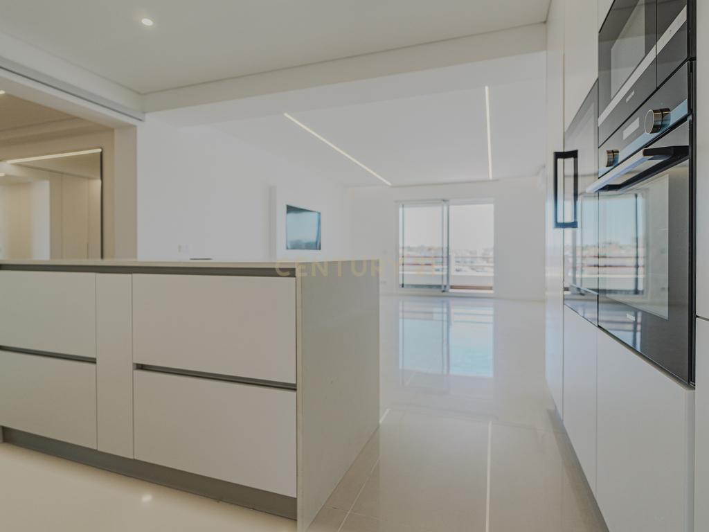 Apartamento com vista deslumbrante sobre a Marina de Vilamoura! - Image 20