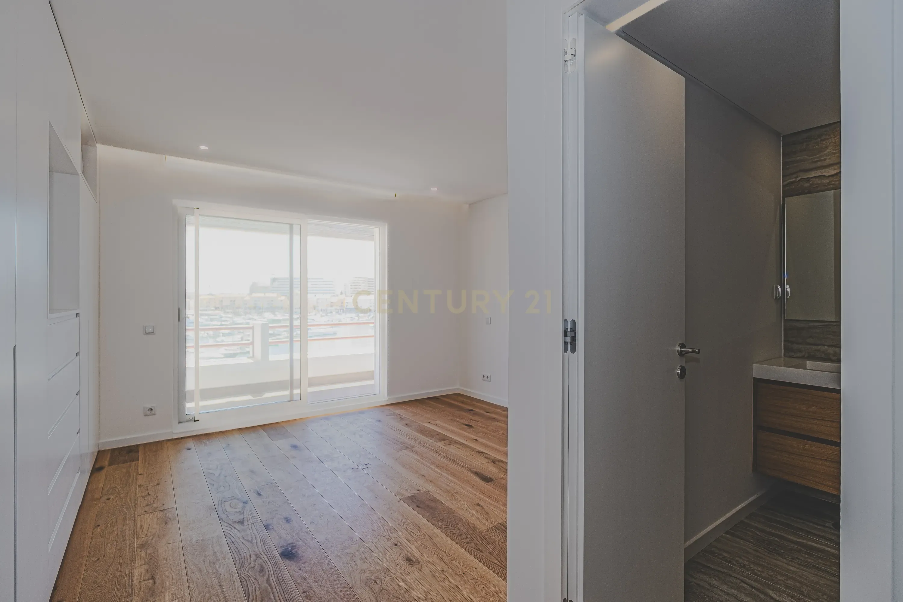 Apartamento com vista deslumbrante sobre a Marina de Vilamoura! - Image 29