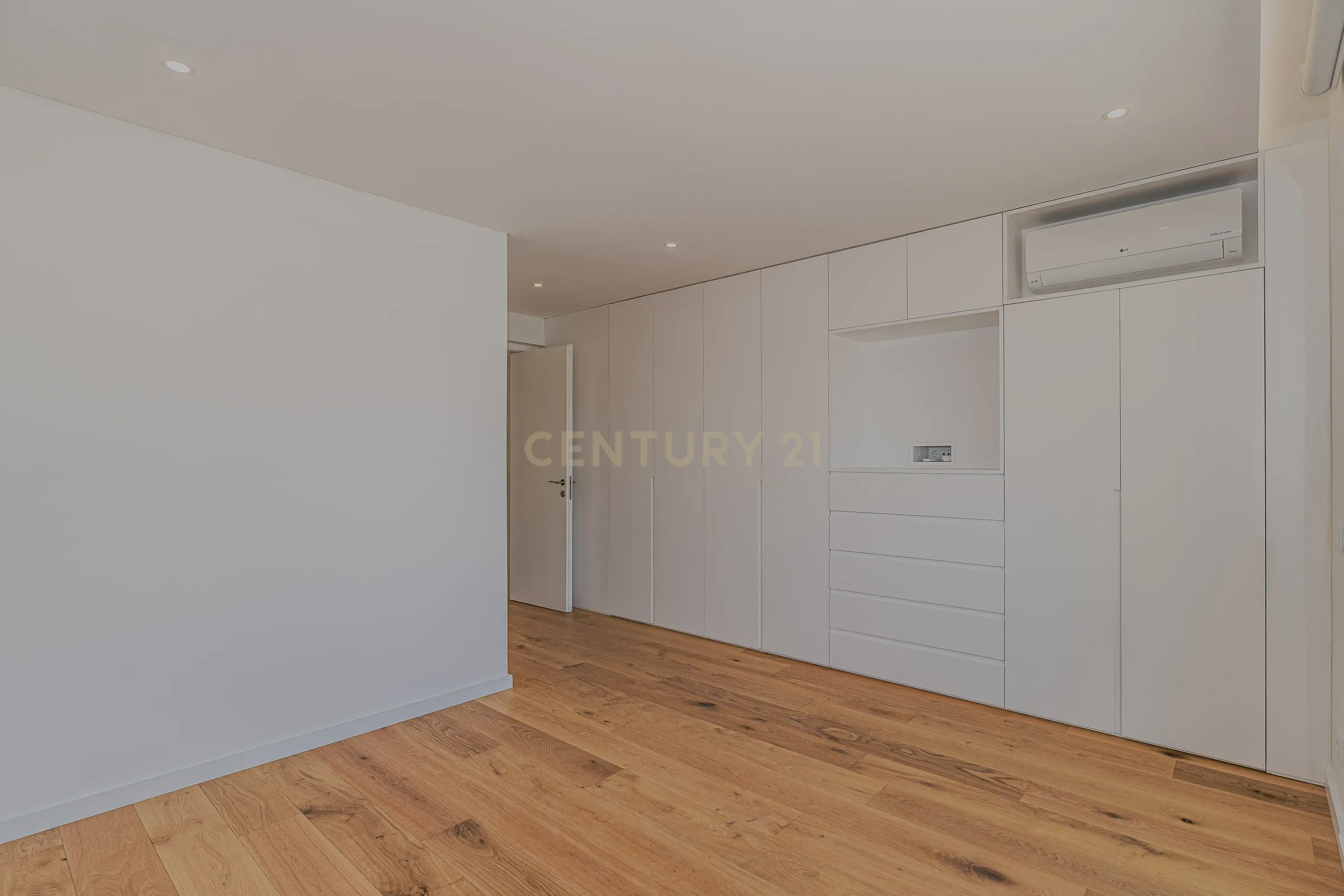Apartamento com vista deslumbrante sobre a Marina de Vilamoura! - Image 36