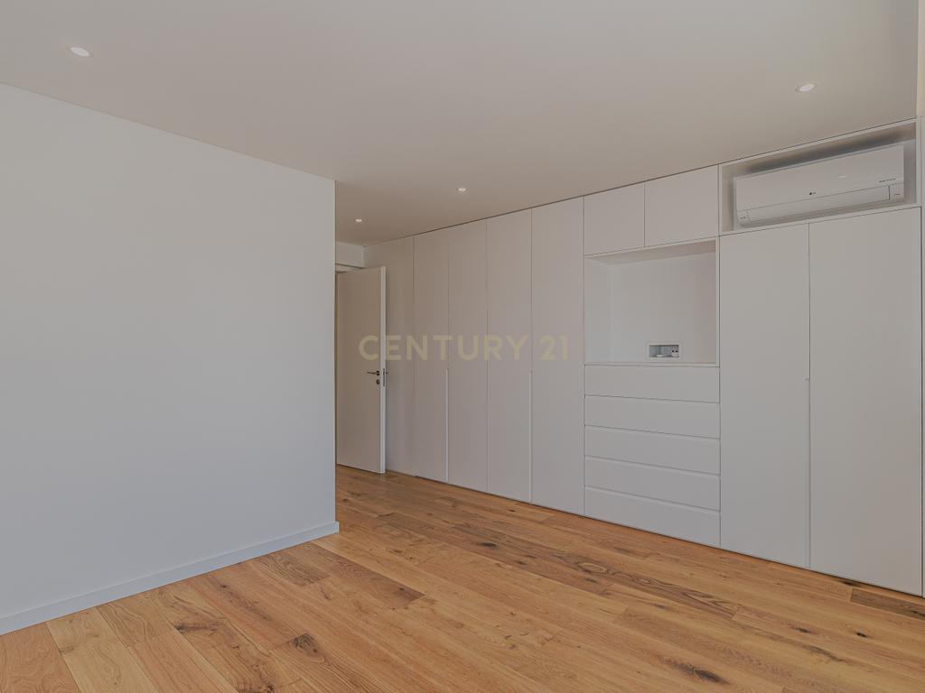 Apartamento com vista deslumbrante sobre a Marina de Vilamoura! - Image 36