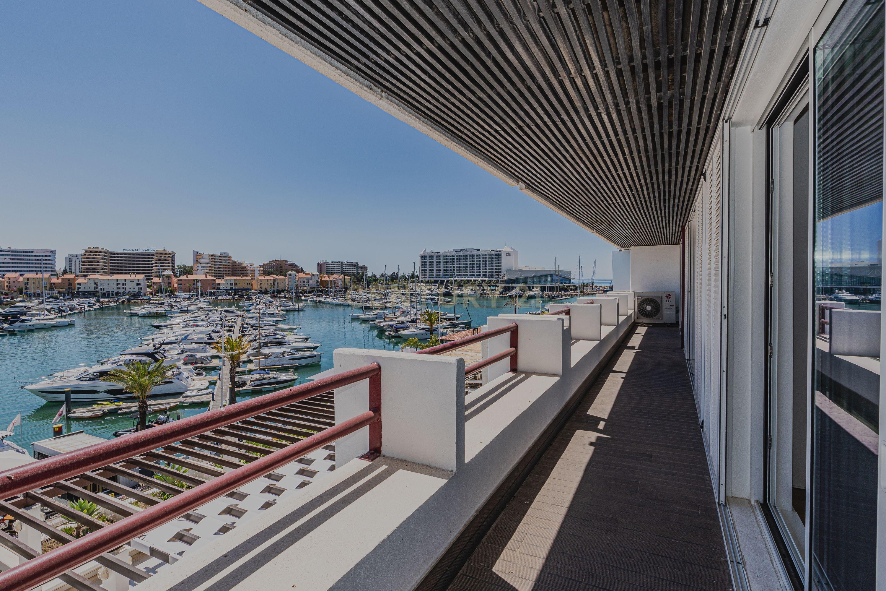 Apartamento com vista deslumbrante sobre a Marina de Vilamoura! - Image 2