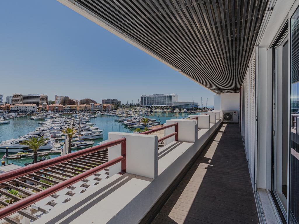 Apartamento com vista deslumbrante sobre a Marina de Vilamoura! - Image 2