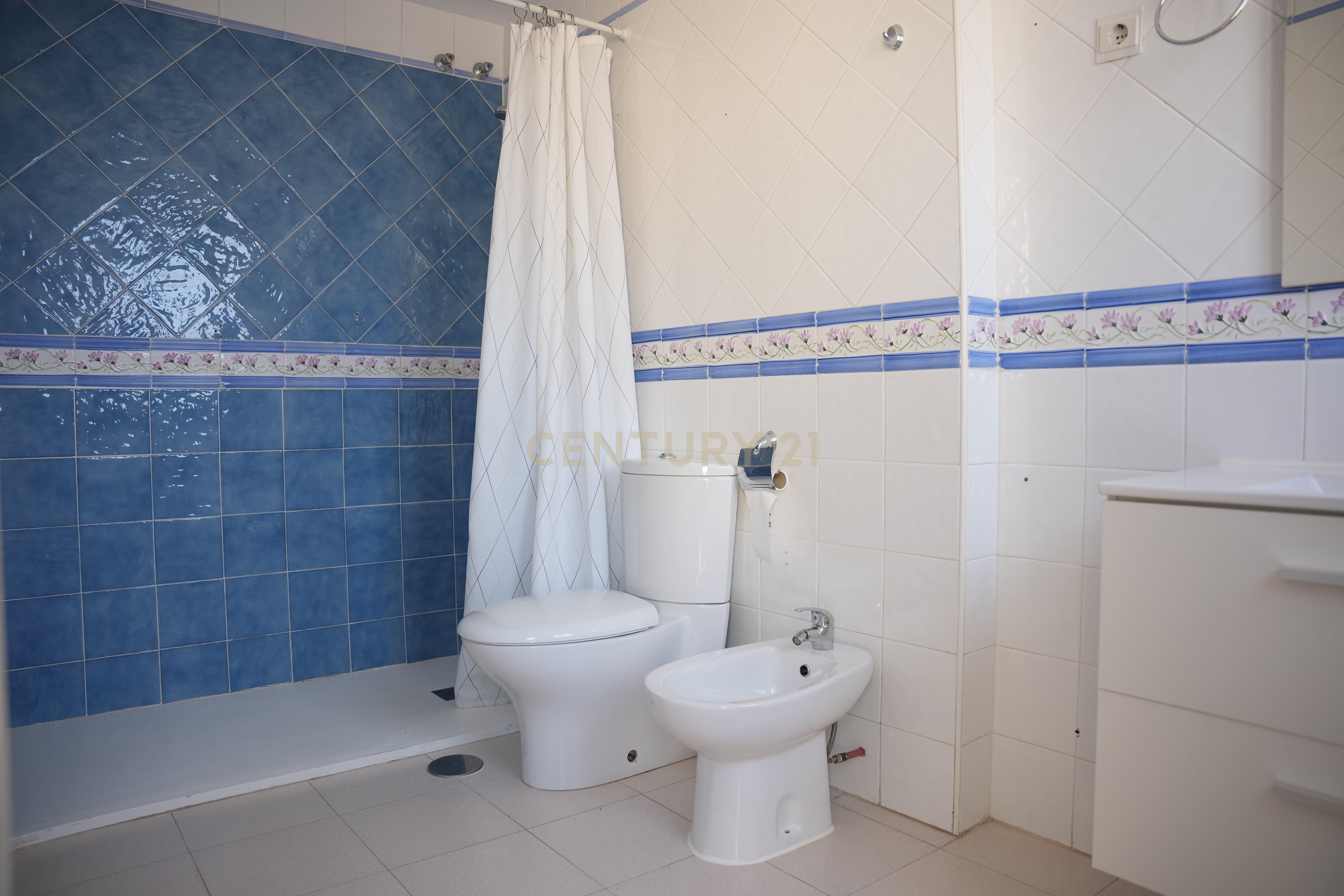 COBERTURA COM AMPLOS TERRAÇOS E VISTA ABERTA NO CENTRO DE TORREMOLINOS – A POUCOS MINUTOS DA PRAIA - Image 12
