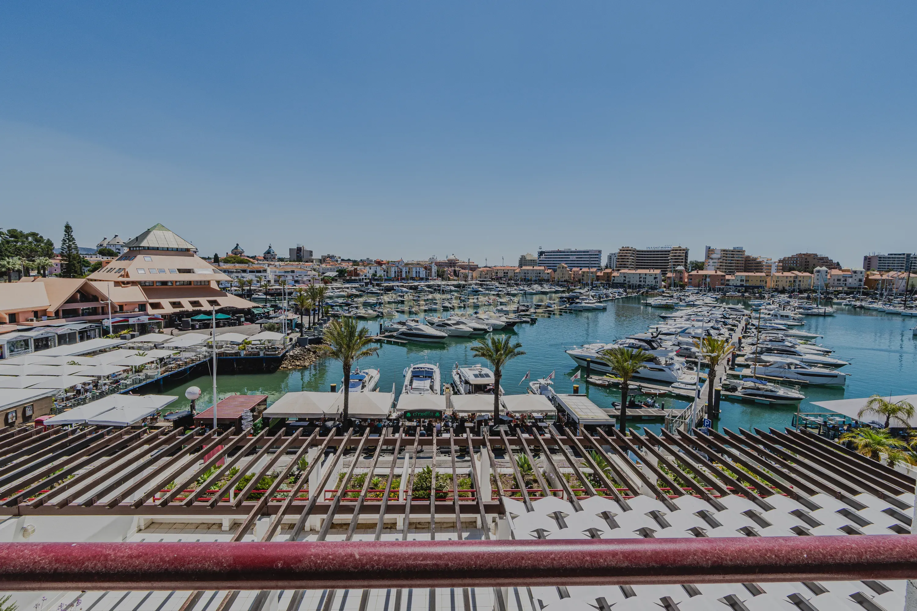 Apartamento com vista deslumbrante sobre a Marina de Vilamoura! - Image 1