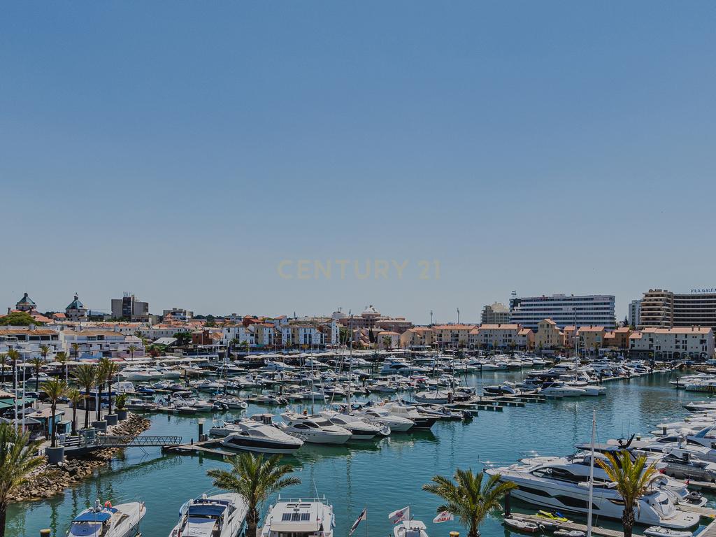 Apartamento com vista deslumbrante sobre a Marina de Vilamoura! - Image 9