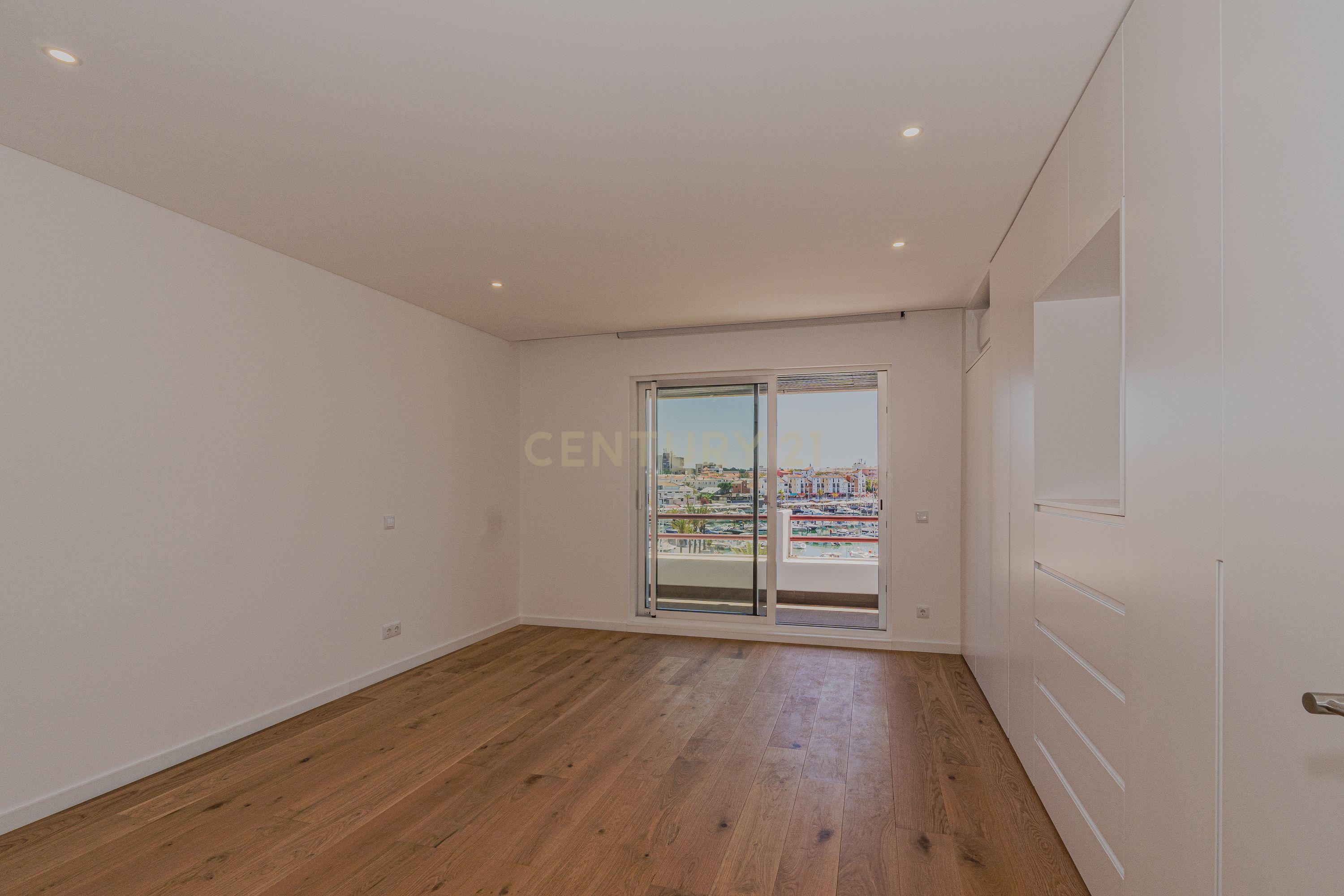 Apartamento com vista deslumbrante sobre a Marina de Vilamoura! - Image 33