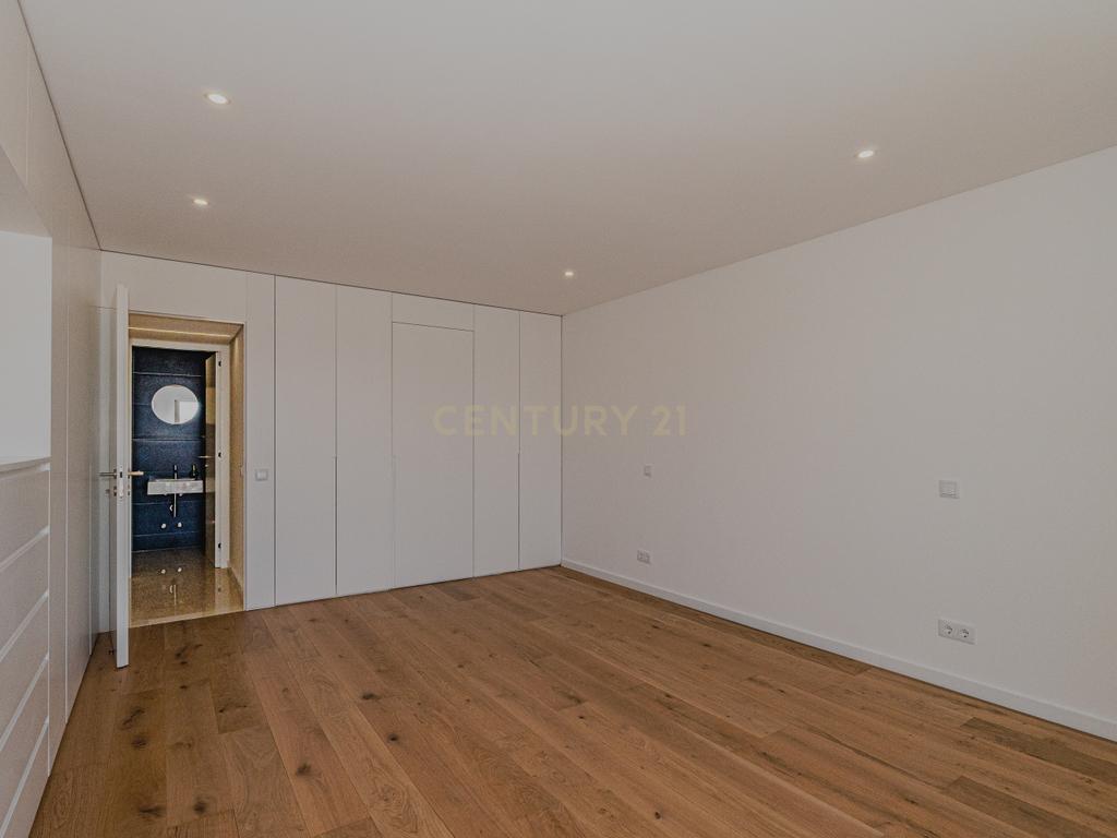 Apartamento com vista deslumbrante sobre a Marina de Vilamoura! - Image 32