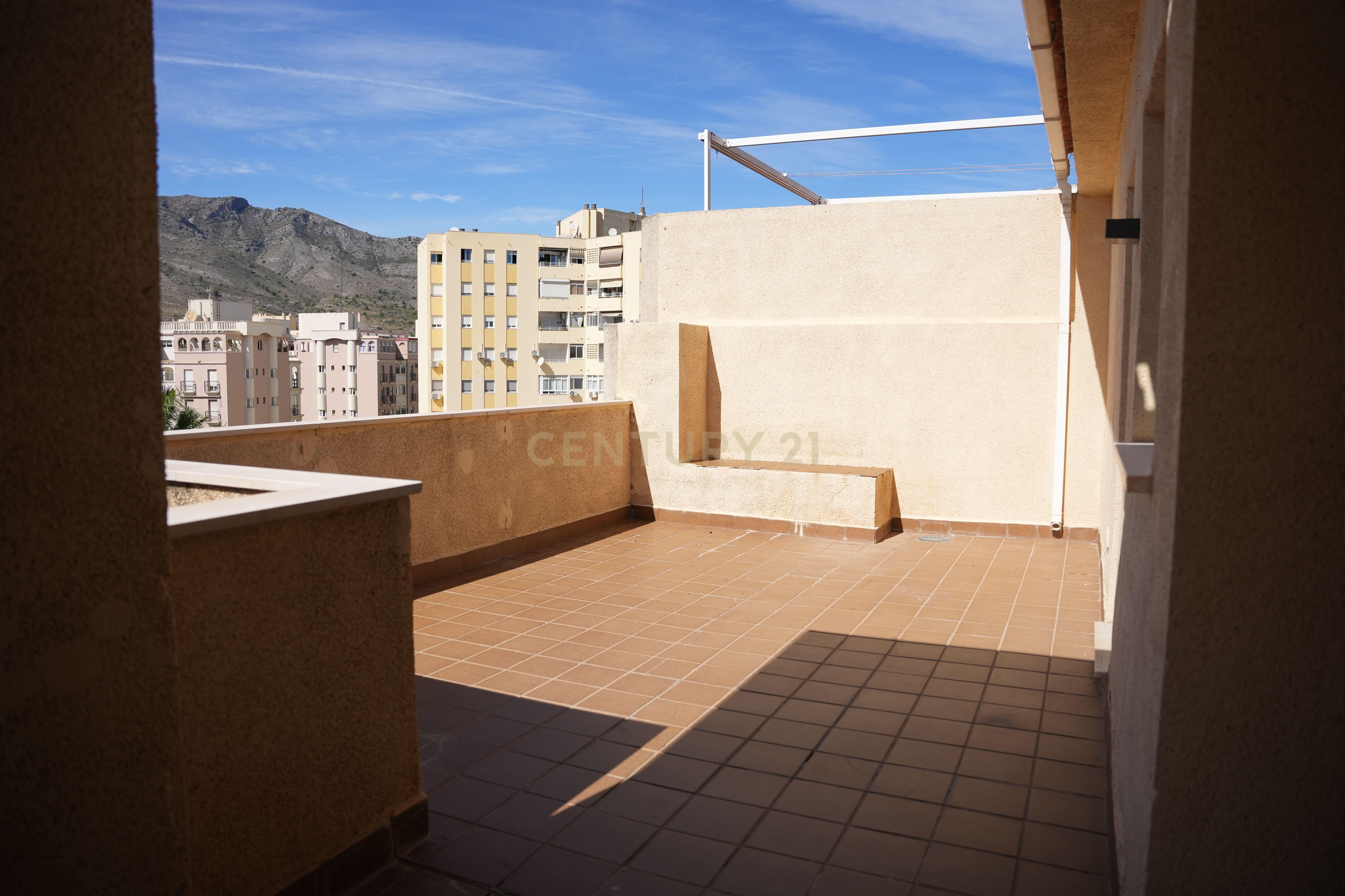 COBERTURA COM AMPLOS TERRAÇOS E VISTA ABERTA NO CENTRO DE TORREMOLINOS – A POUCOS MINUTOS DA PRAIA - Image 7