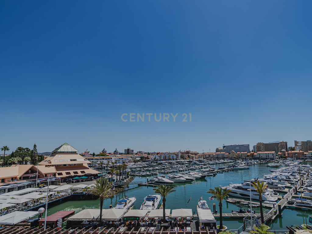 Apartamento com vista deslumbrante sobre a Marina de Vilamoura! - Image 8
