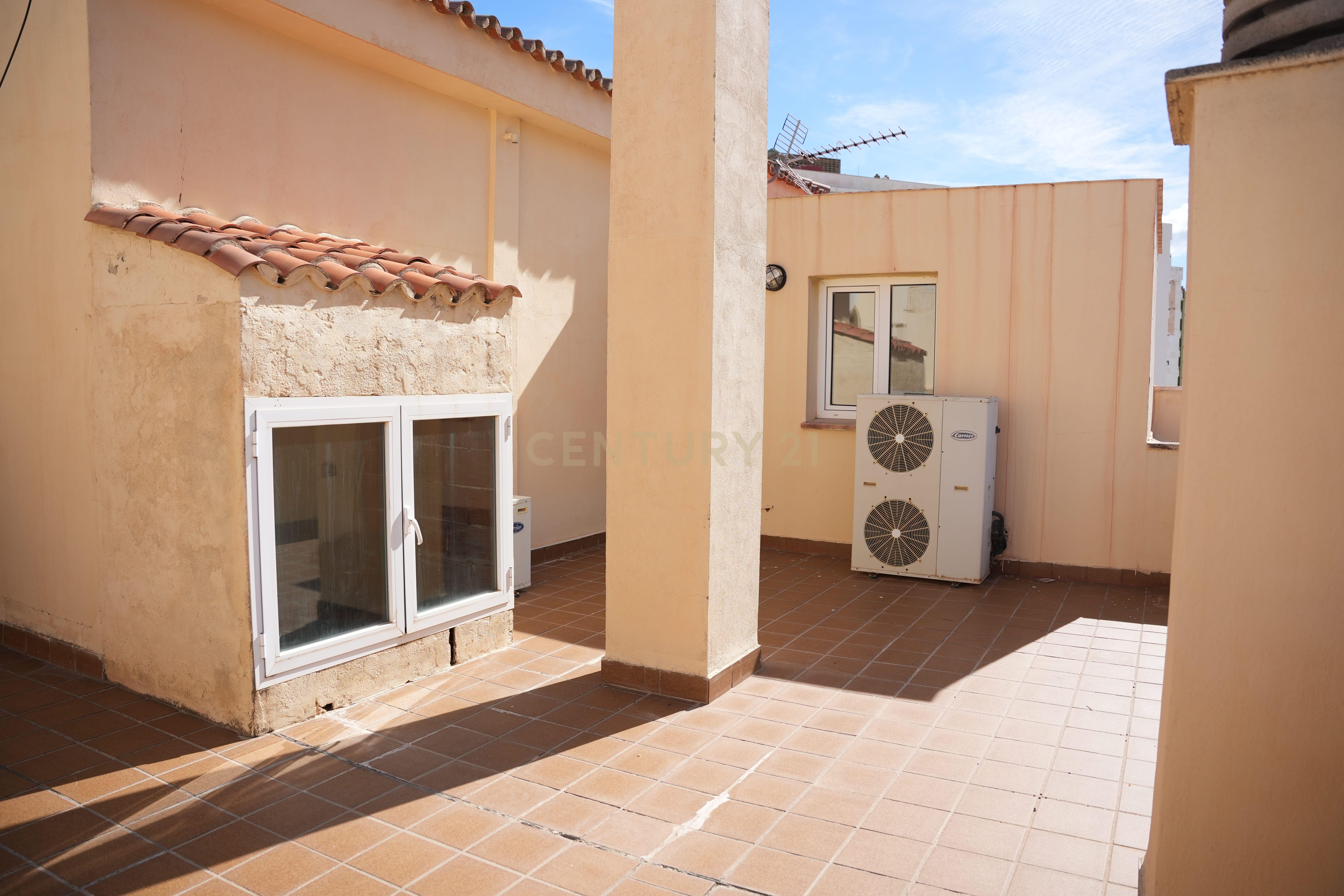 COBERTURA COM AMPLOS TERRAÇOS E VISTA ABERTA NO CENTRO DE TORREMOLINOS – A POUCOS MINUTOS DA PRAIA - Image 35