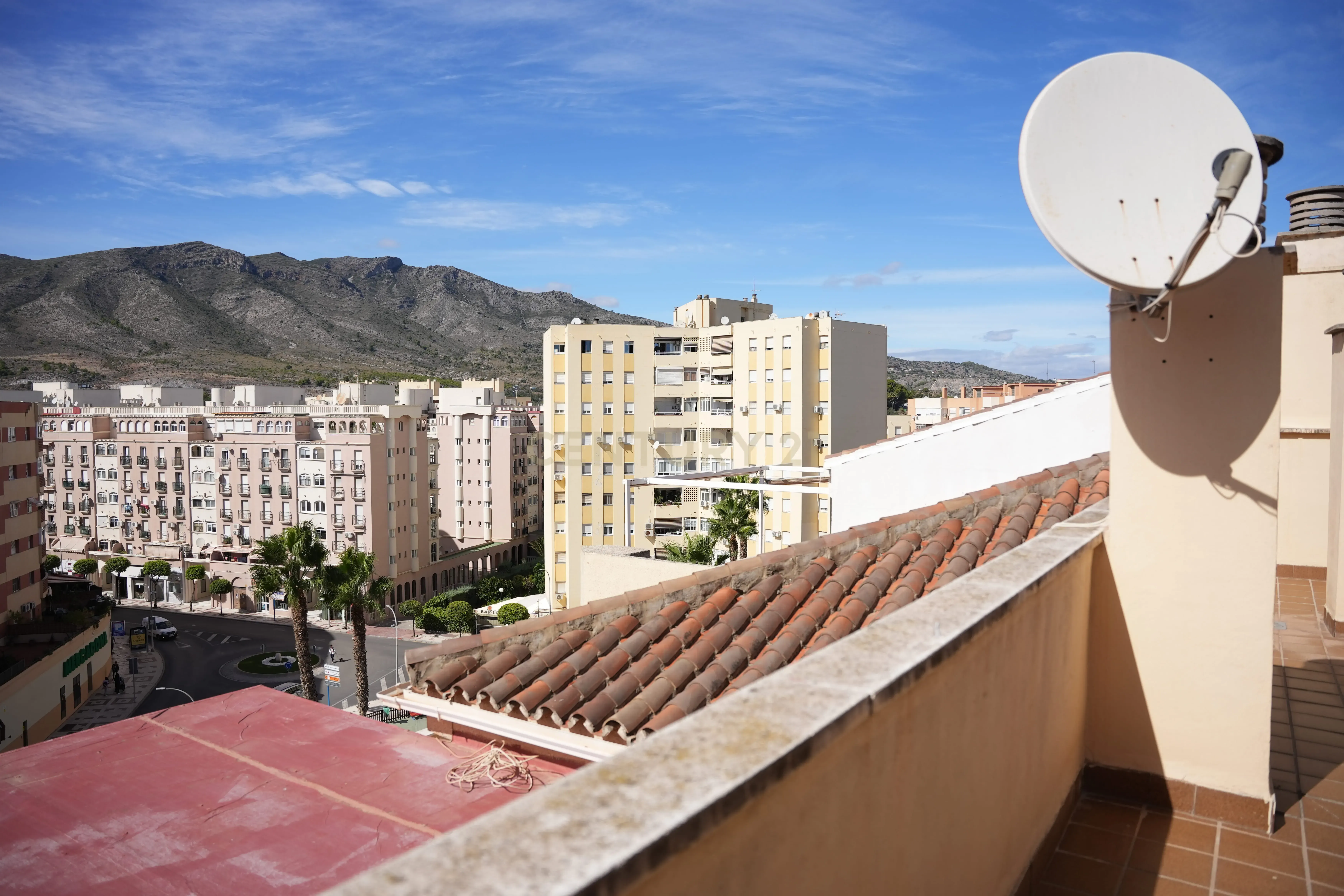 COBERTURA COM AMPLOS TERRAÇOS E VISTA ABERTA NO CENTRO DE TORREMOLINOS – A POUCOS MINUTOS DA PRAIA - Image 38