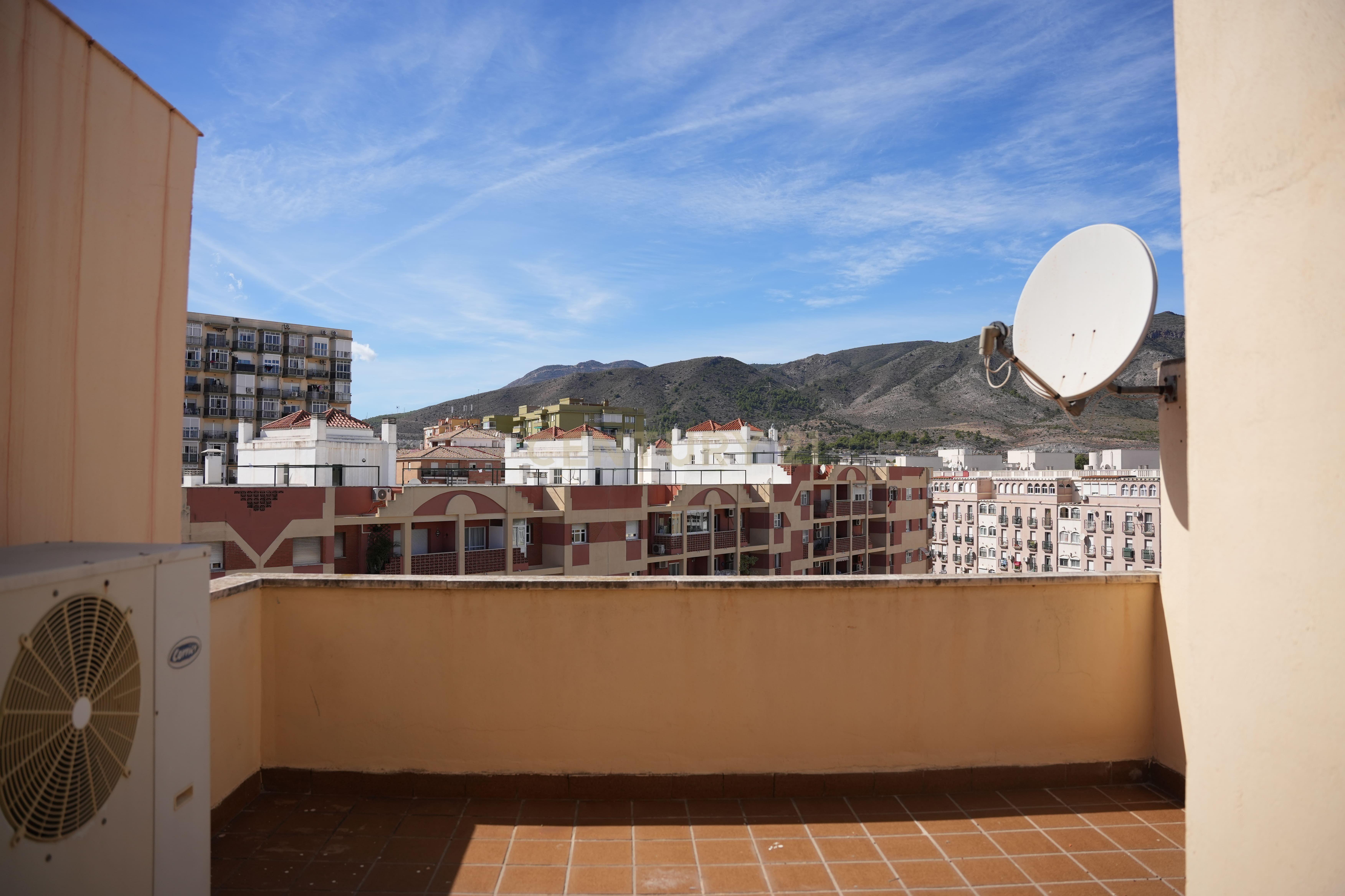 COBERTURA COM AMPLOS TERRAÇOS E VISTA ABERTA NO CENTRO DE TORREMOLINOS – A POUCOS MINUTOS DA PRAIA - Image 40
