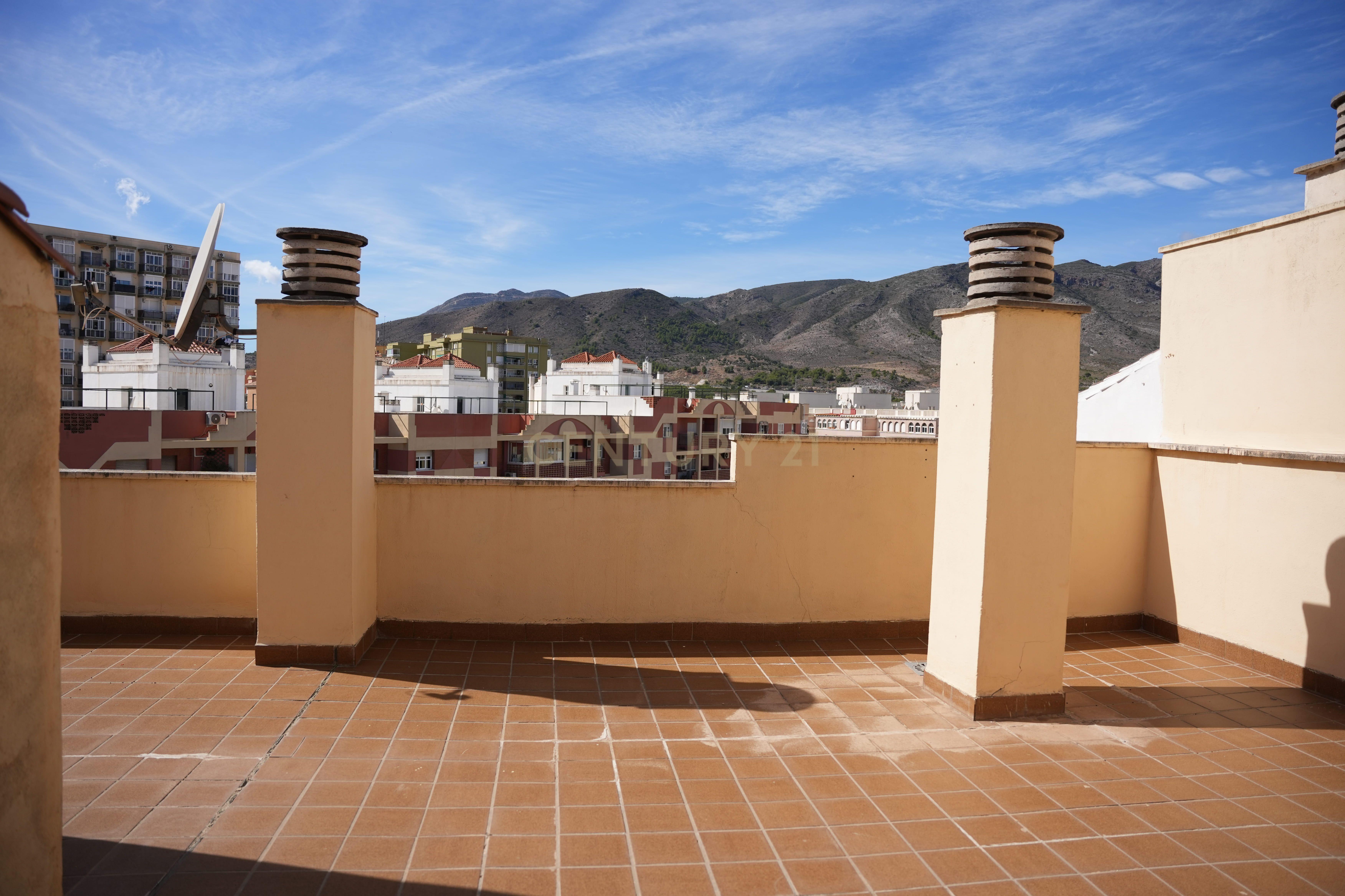 COBERTURA COM AMPLOS TERRAÇOS E VISTA ABERTA NO CENTRO DE TORREMOLINOS – A POUCOS MINUTOS DA PRAIA - Image 41