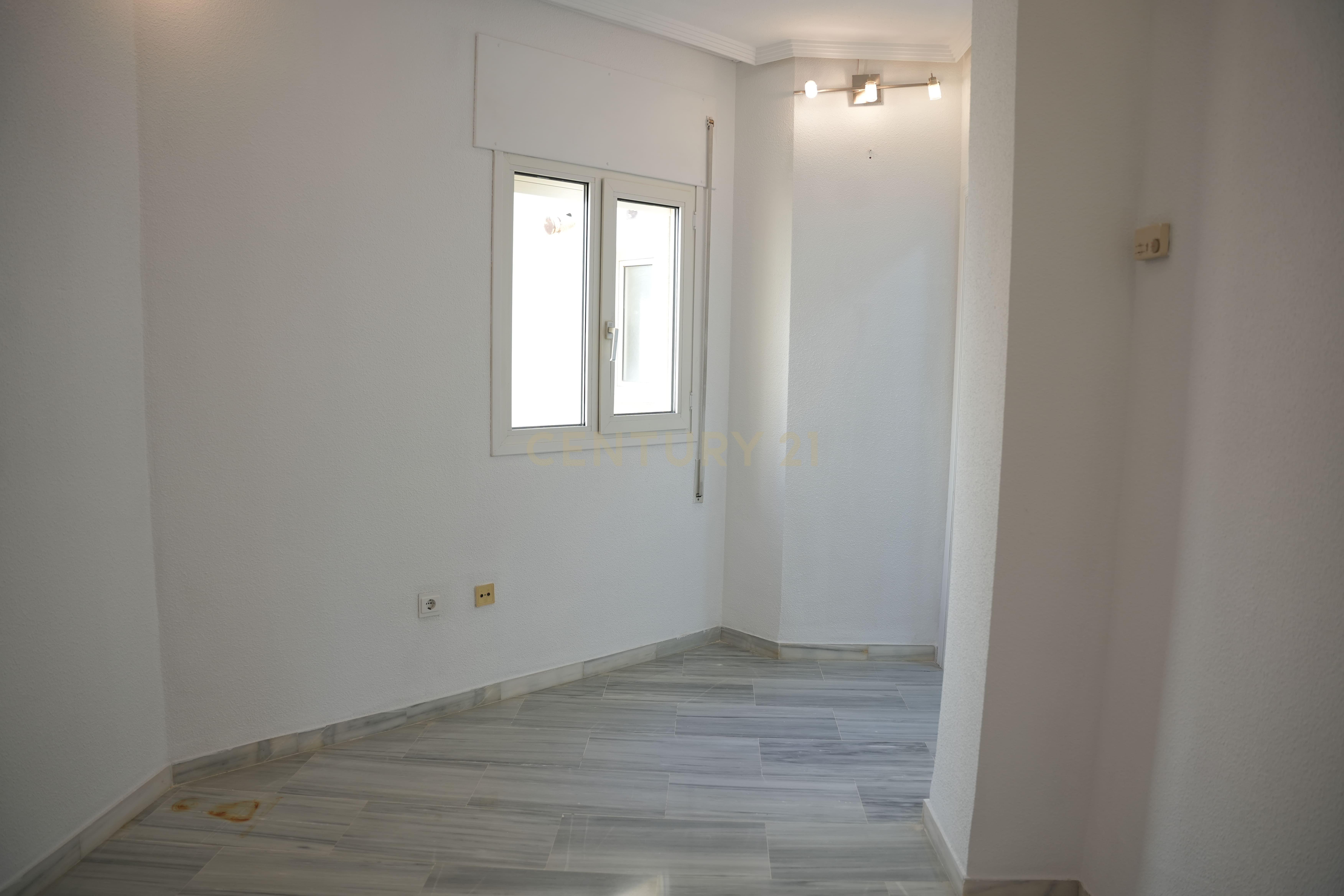 COBERTURA COM AMPLOS TERRAÇOS E VISTA ABERTA NO CENTRO DE TORREMOLINOS – A POUCOS MINUTOS DA PRAIA - Image 42
