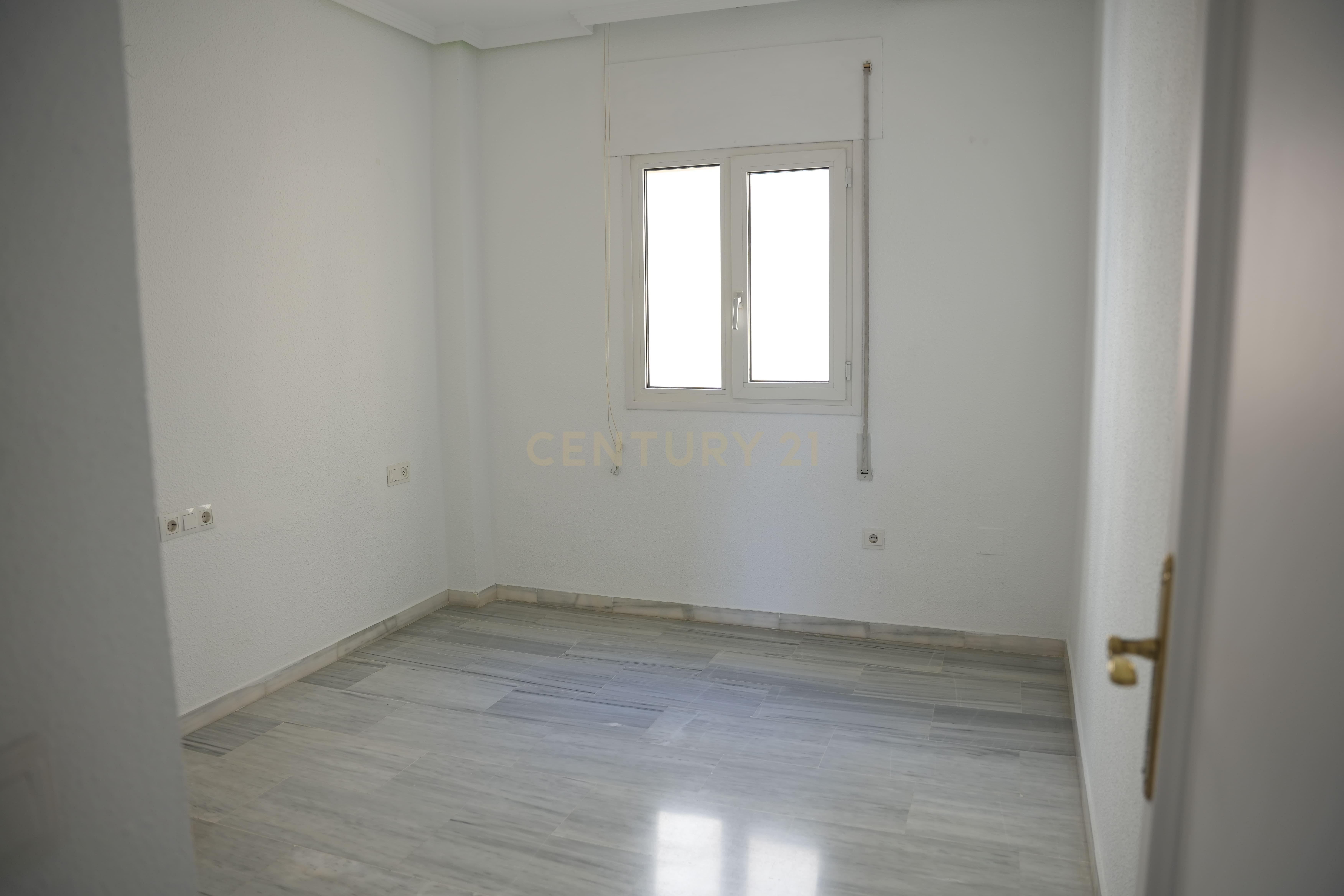 COBERTURA COM AMPLOS TERRAÇOS E VISTA ABERTA NO CENTRO DE TORREMOLINOS – A POUCOS MINUTOS DA PRAIA - Image 44