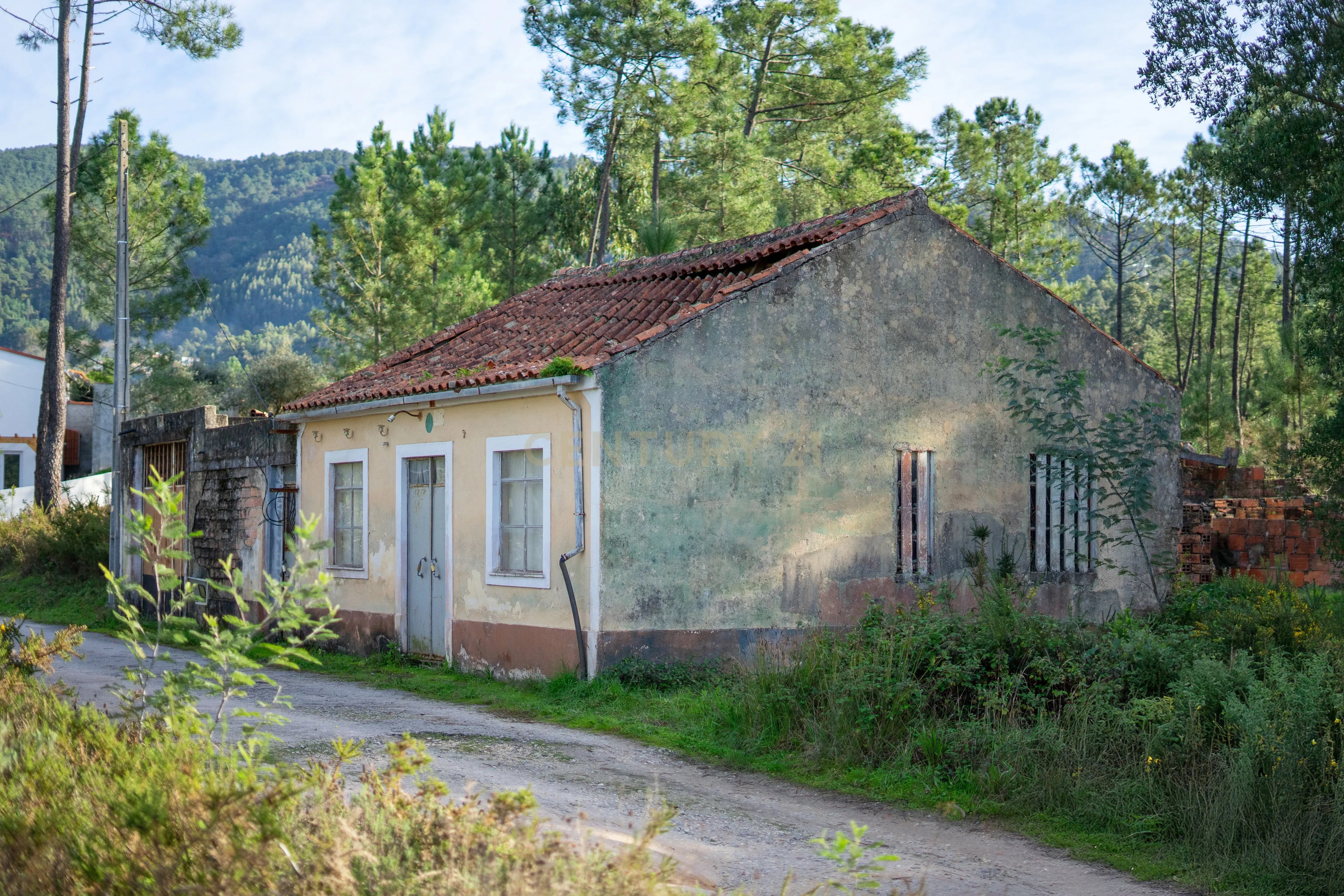 Moradia para reconstruir - Image 1