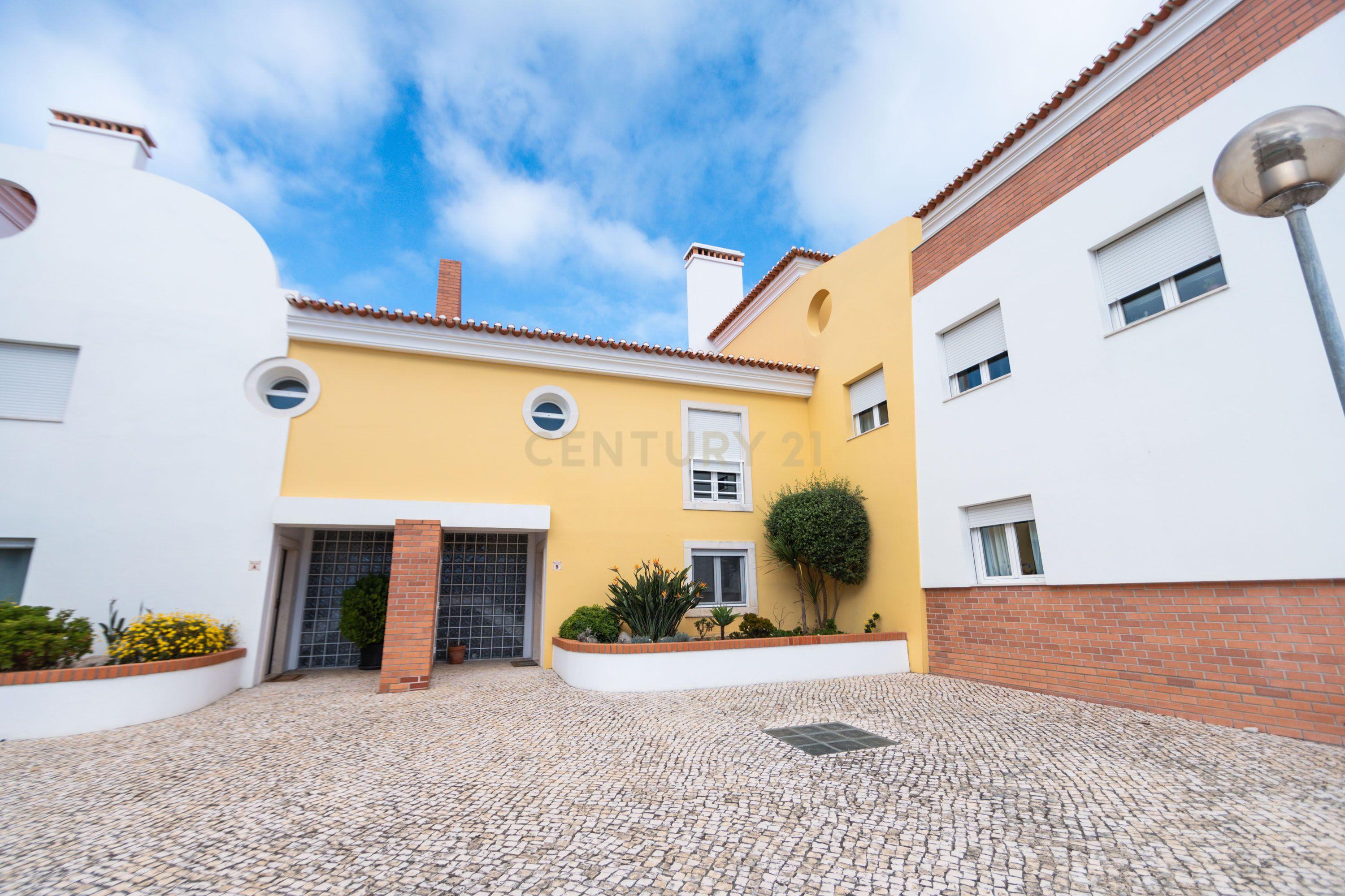 Fotografia 3 de Moradia T4 em Condomínio fechado com Piscina e Ginásio | Cascais